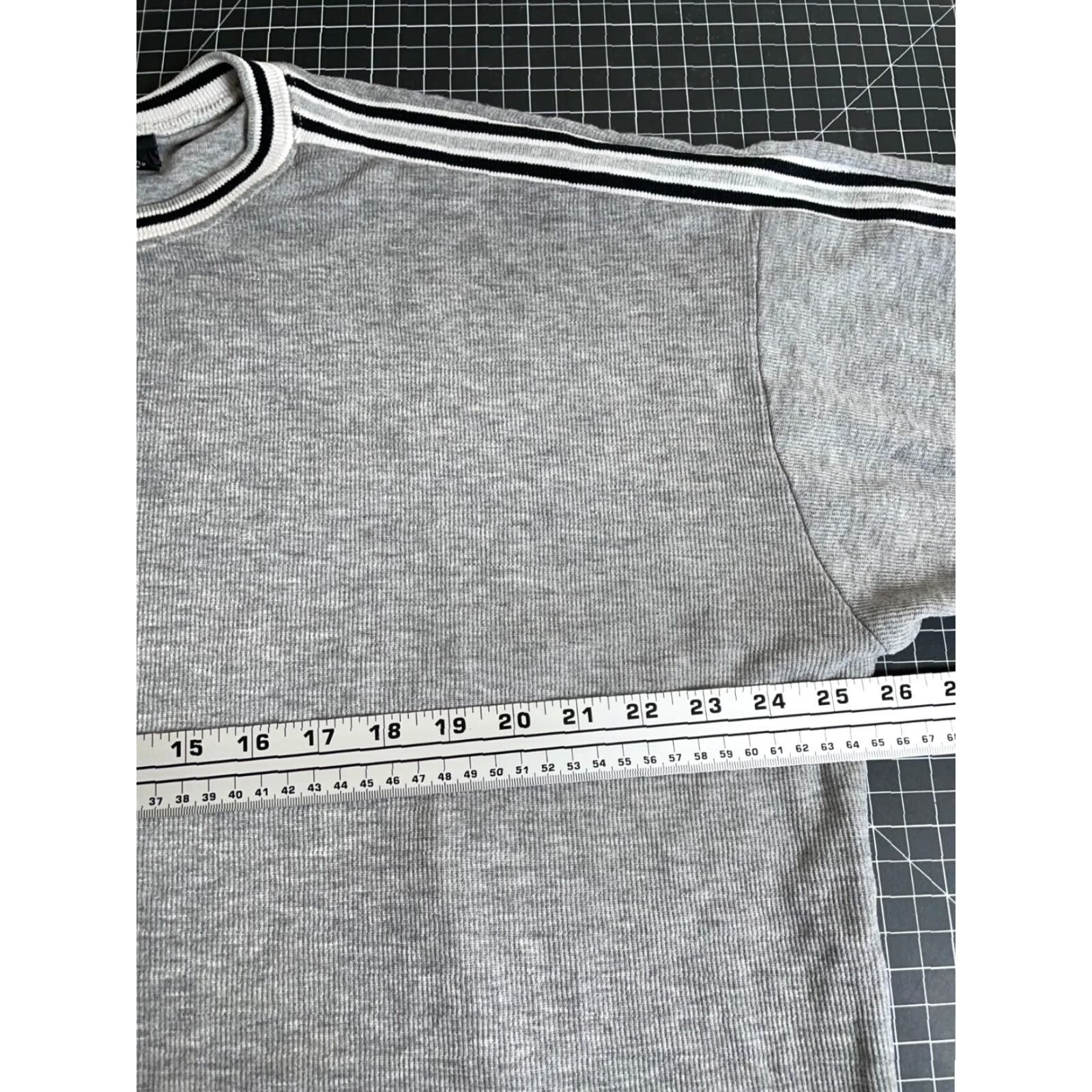 Vintage VINTAGE Left Coast T-Shirt Adult Large Gray Knit USA Made Knit 90s Preppy Shirt Mens Size US L / EU 52-54 / 3 - 5 Thumbnail