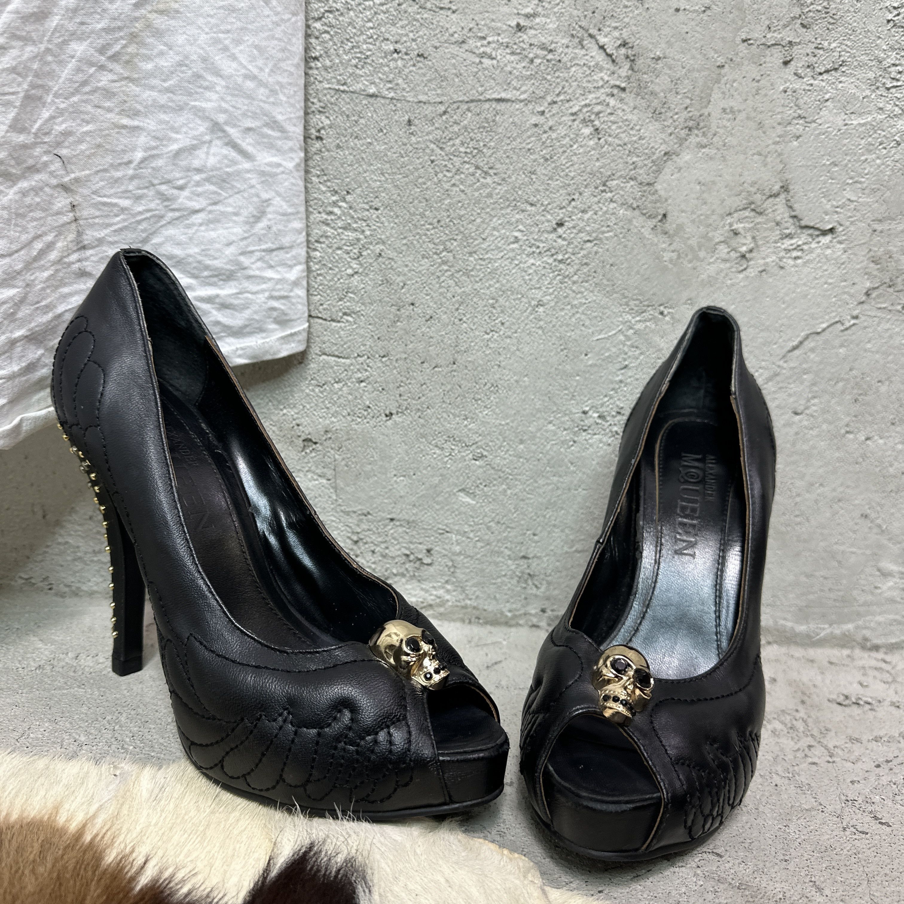 Alexander McQueen Vintage Alexander Mcqueen Peep Toe Skull Leather Heels 00s Size US 9 / IT 39 - 3 Thumbnail
