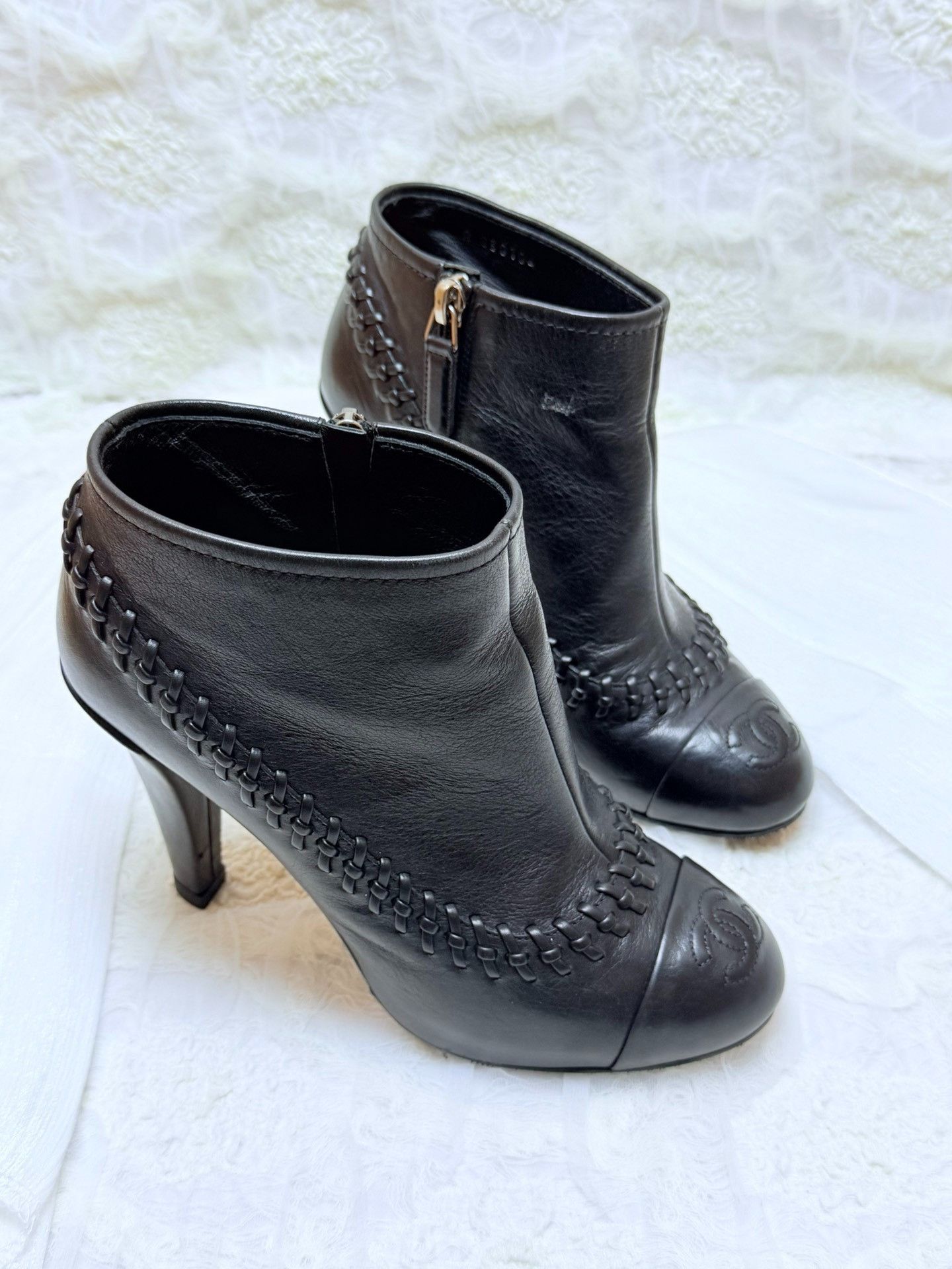 Chanel Chanel Knit Black Boots us_5 Women Size US 5 / IT 35 - 1 Thumbnail