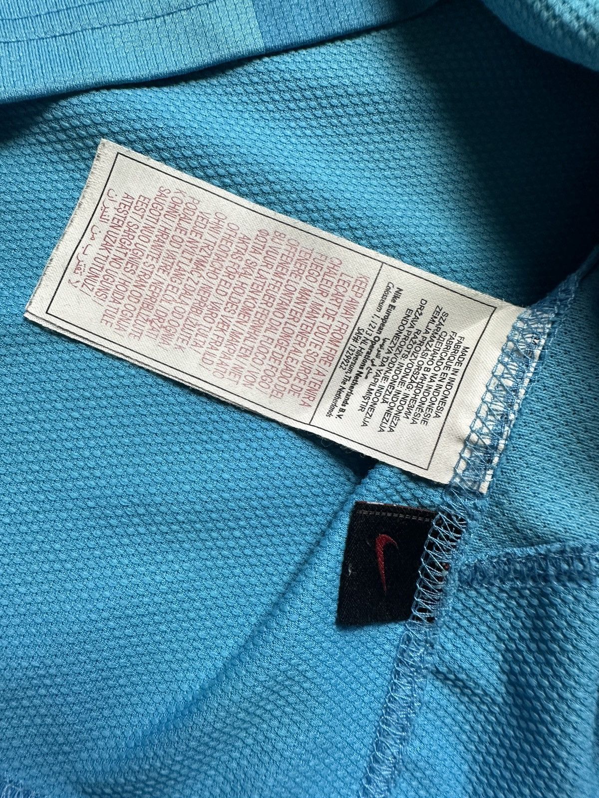 Vintage Vintage Nike Barcelona soccer jersey blue rare size m Size US M / EU 48-50 / 2 - 5 Thumbnail