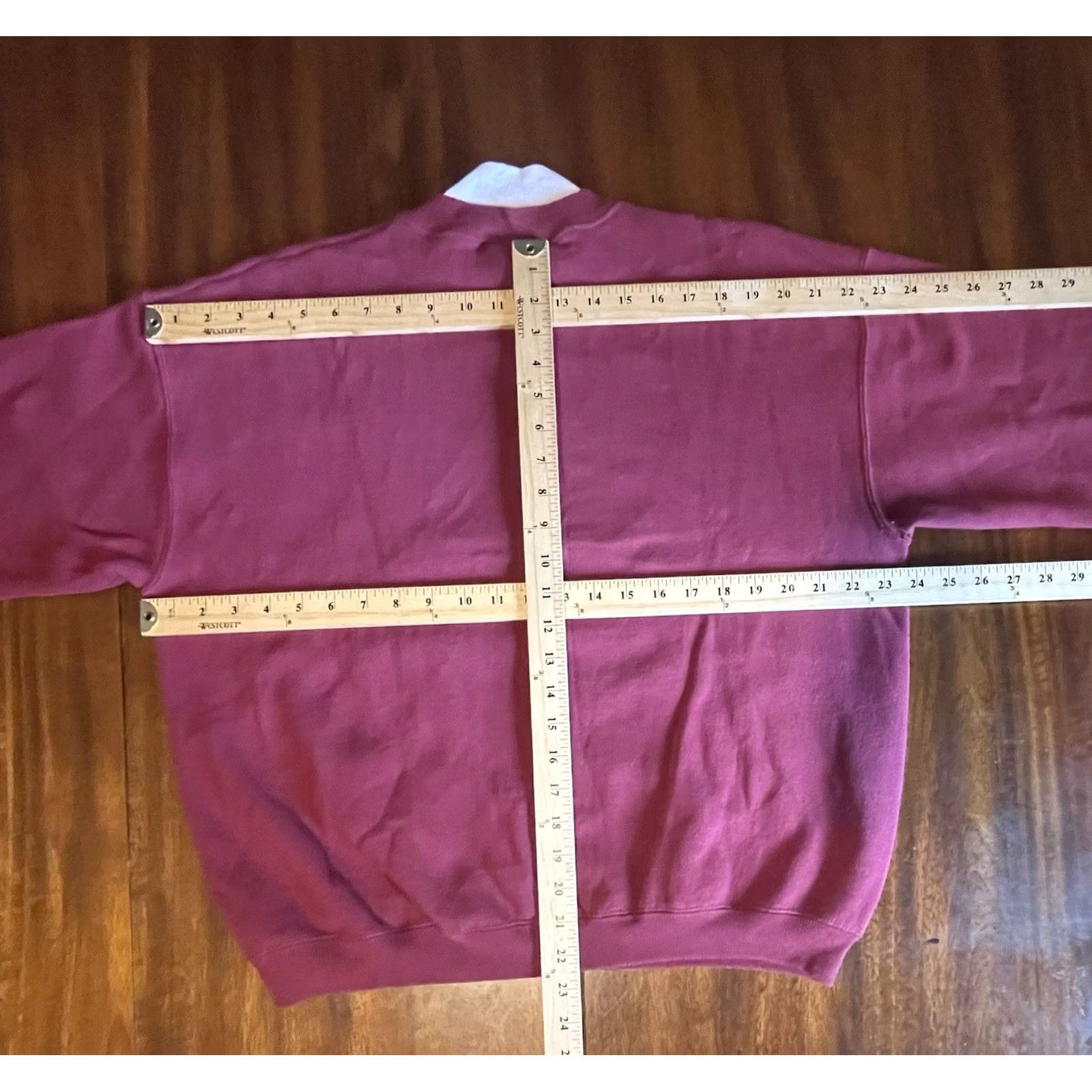 Nutmeg VINTAGE Nutmeg Mills Pullover Sweatshirt Red White Collar Crewneck Men L USA Made 90s Golf All Seasons Size US L / EU 52-54 / 3 - 5 Thumbnail