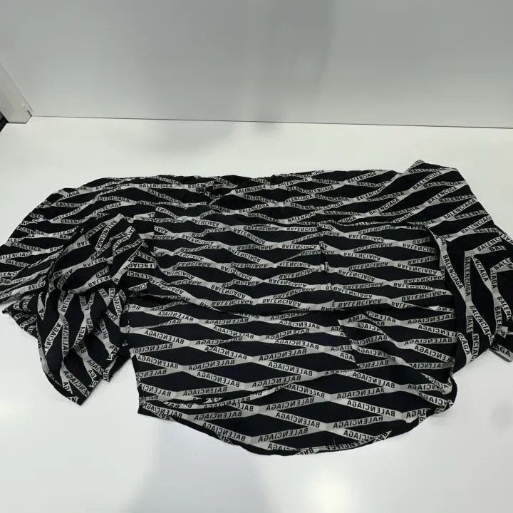 Balenciaga Balenciaga Balenciaga Silk Shirt with Logo Print -2507 Size US S / EU 44-46 / 1 - 7 Thumbnail