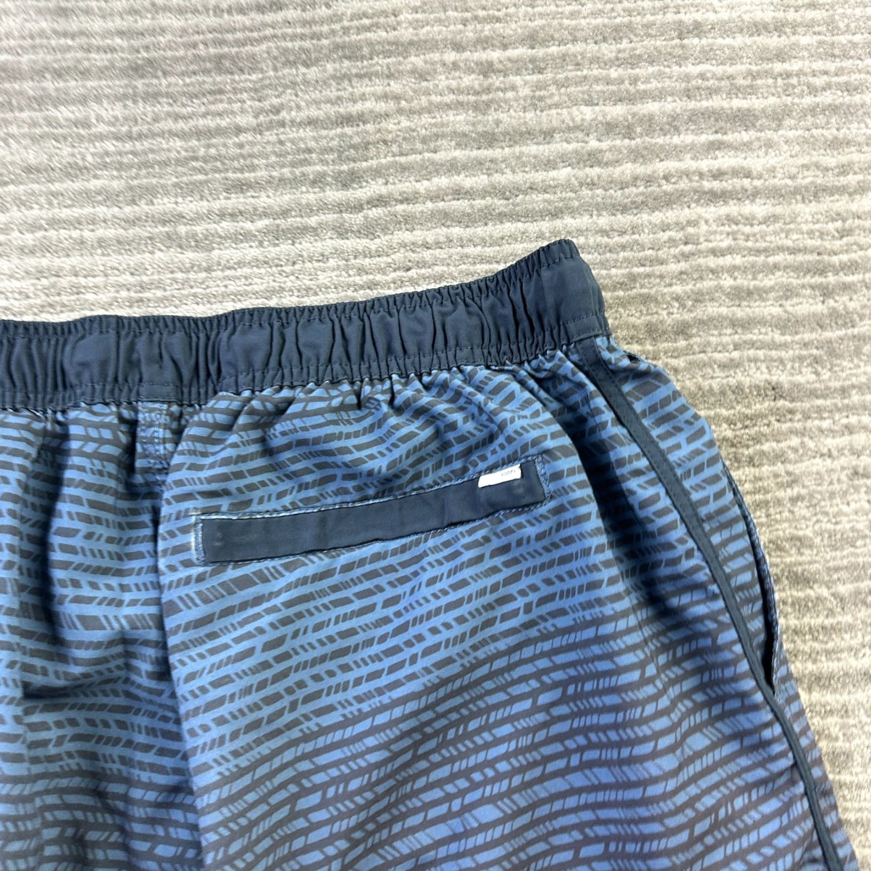 Vuori Vuori Shorts Mens Small Blue Banks Performance Running Gym Logo Athletic Pockets Drawstring Size US 29 - 7 Thumbnail