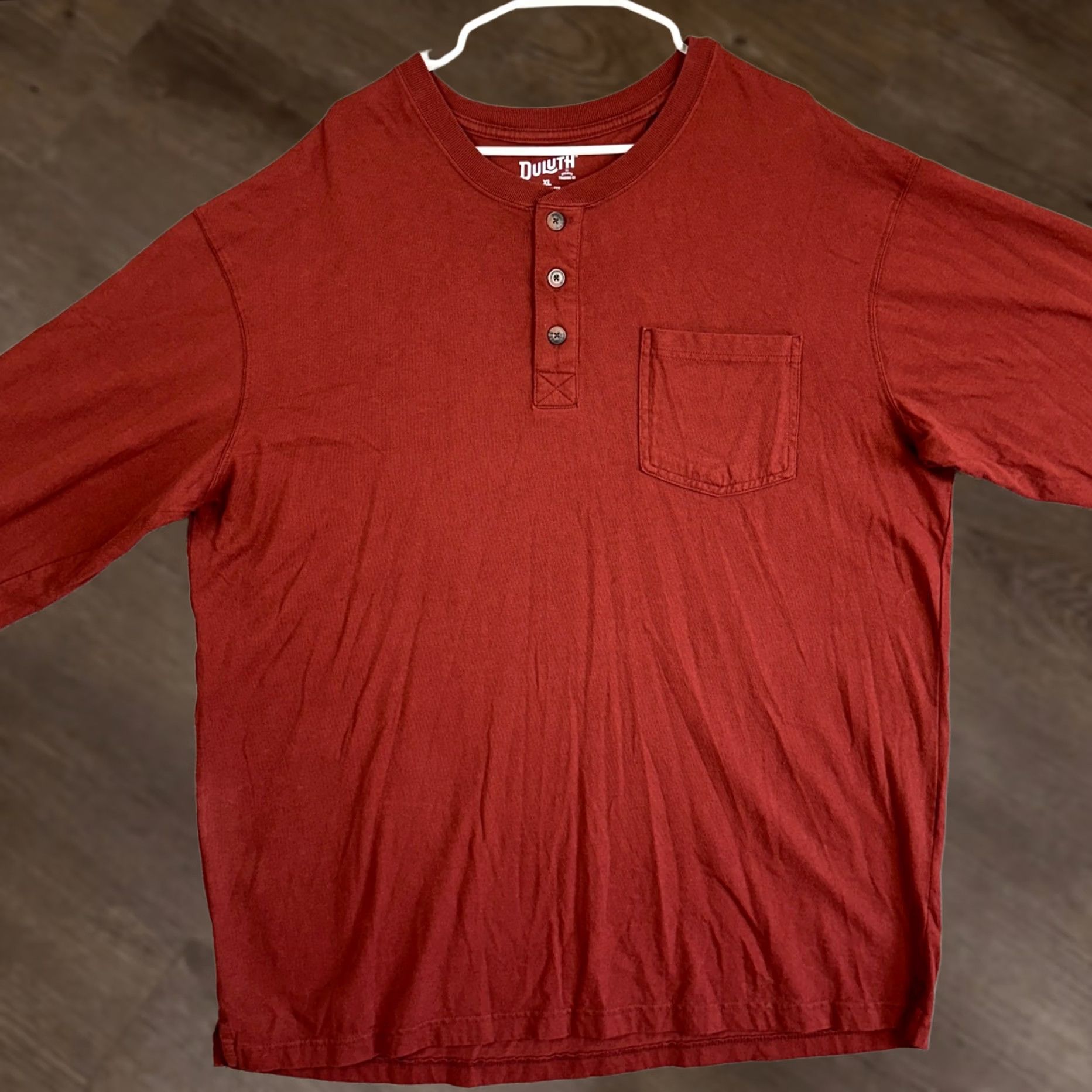 Duluth Trading Company Duluth Trading Co T-Shirt Henley Mens XL Red Work Relaxed Longtail Long Sleeve Size US XL / EU 56 / 4 - 1 Thumbnail