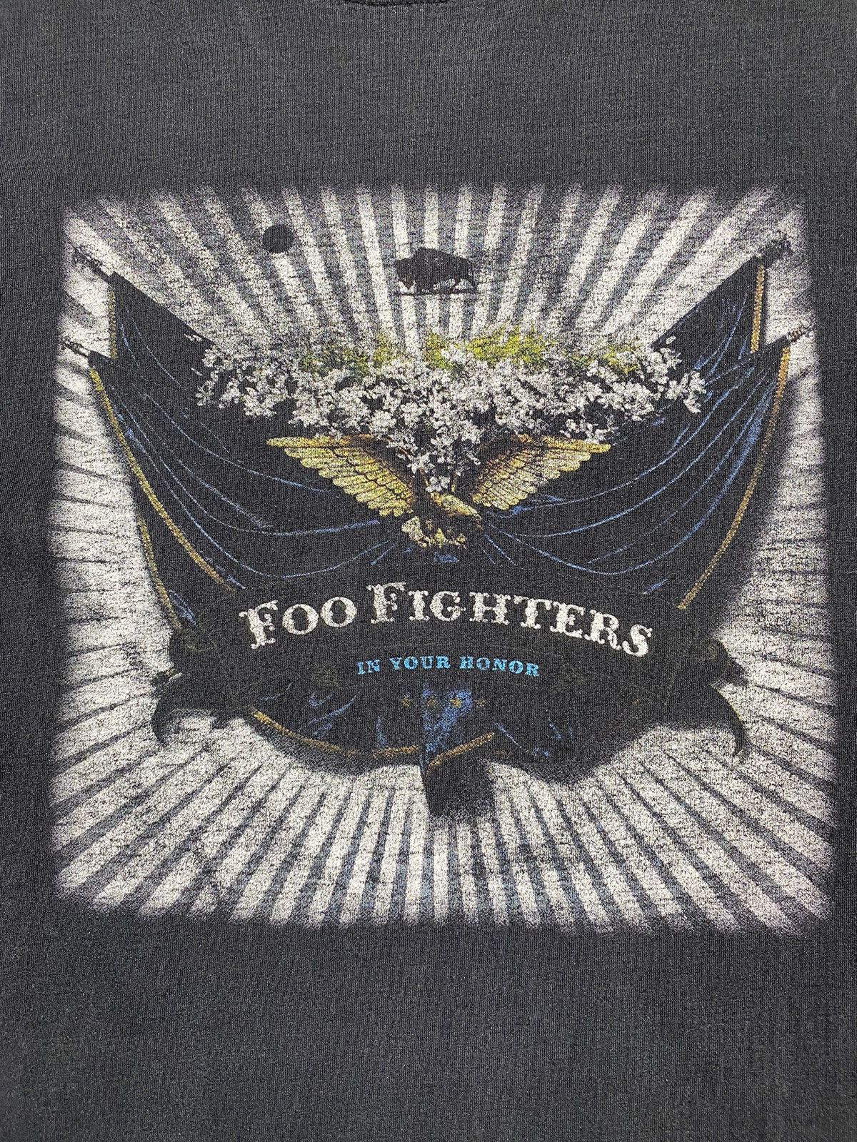 Band Tees Y2K Vintage Foo Fighters In Your Honor Tour Graphic Tee Size US L / EU 52-54 / 3 - 4 Thumbnail