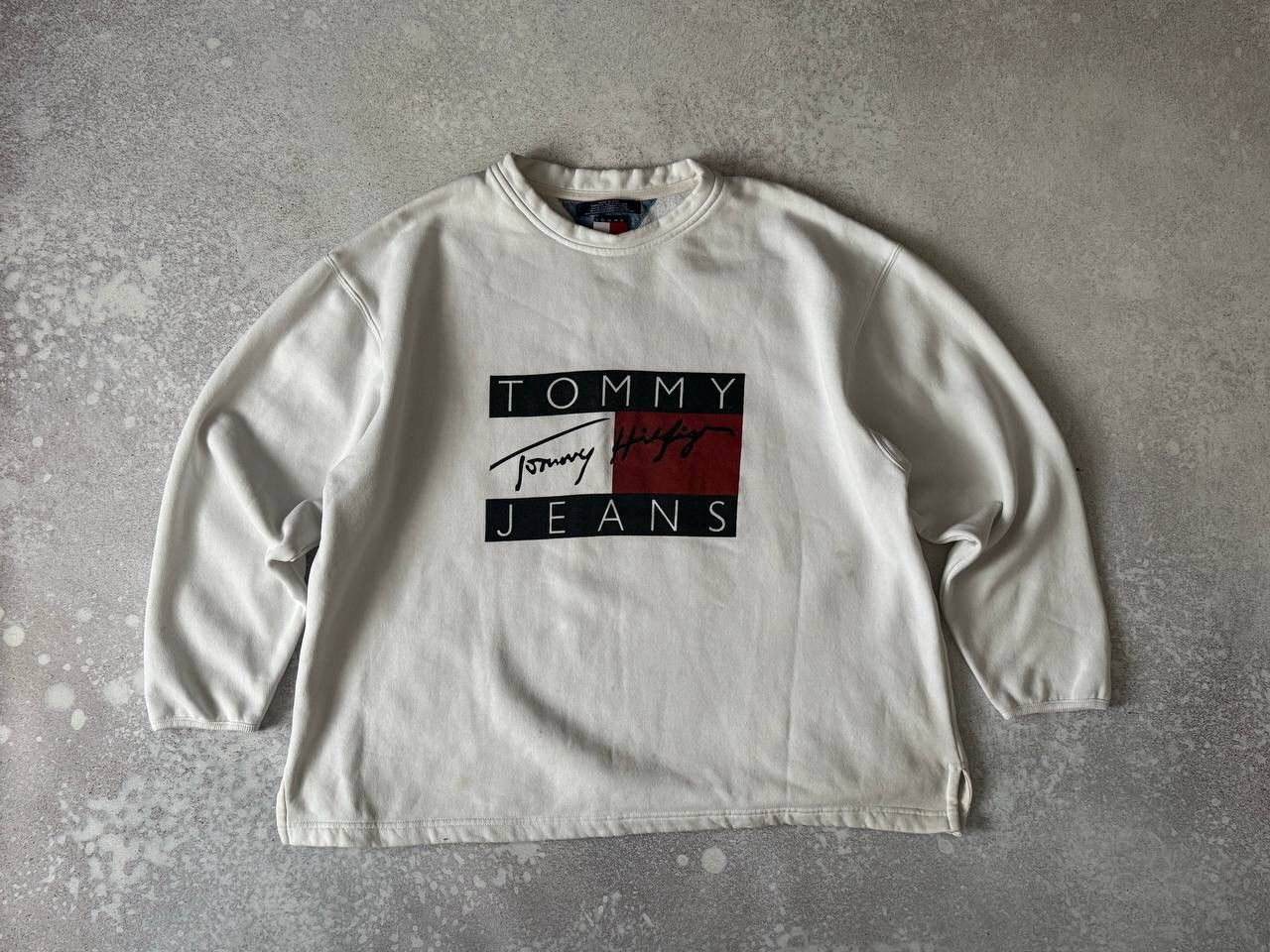 Tommy Hilfiger × Vintage Vintage 90s Tommy Hilfiger Sweatshirt Big Central Logo Y2K Size US XL / EU 56 / 4 - 1 Thumbnail