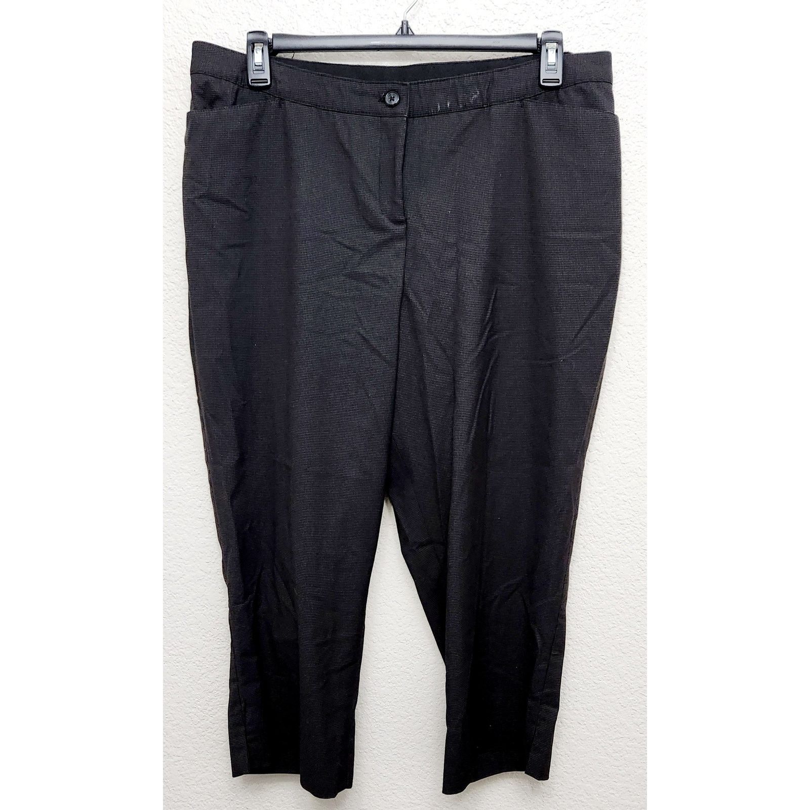 Other Lane Bryant Black Flat Front Slashed Pockets Ankle Pants 18 Size 40" / US 18 - 1 Thumbnail