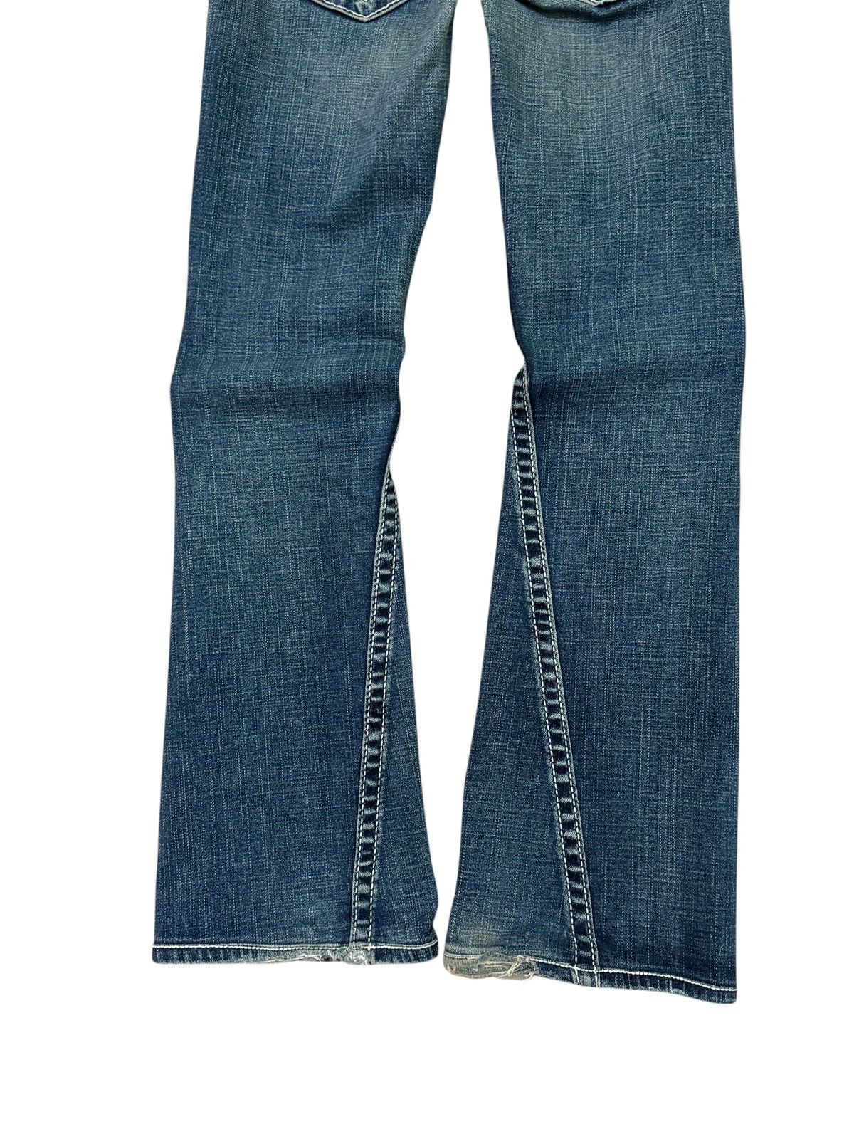 True Religion Flared TRUE RELIGION with White Stitching Low Rise jeans Size 28" / US 6 / IT 42 - 16 Thumbnail