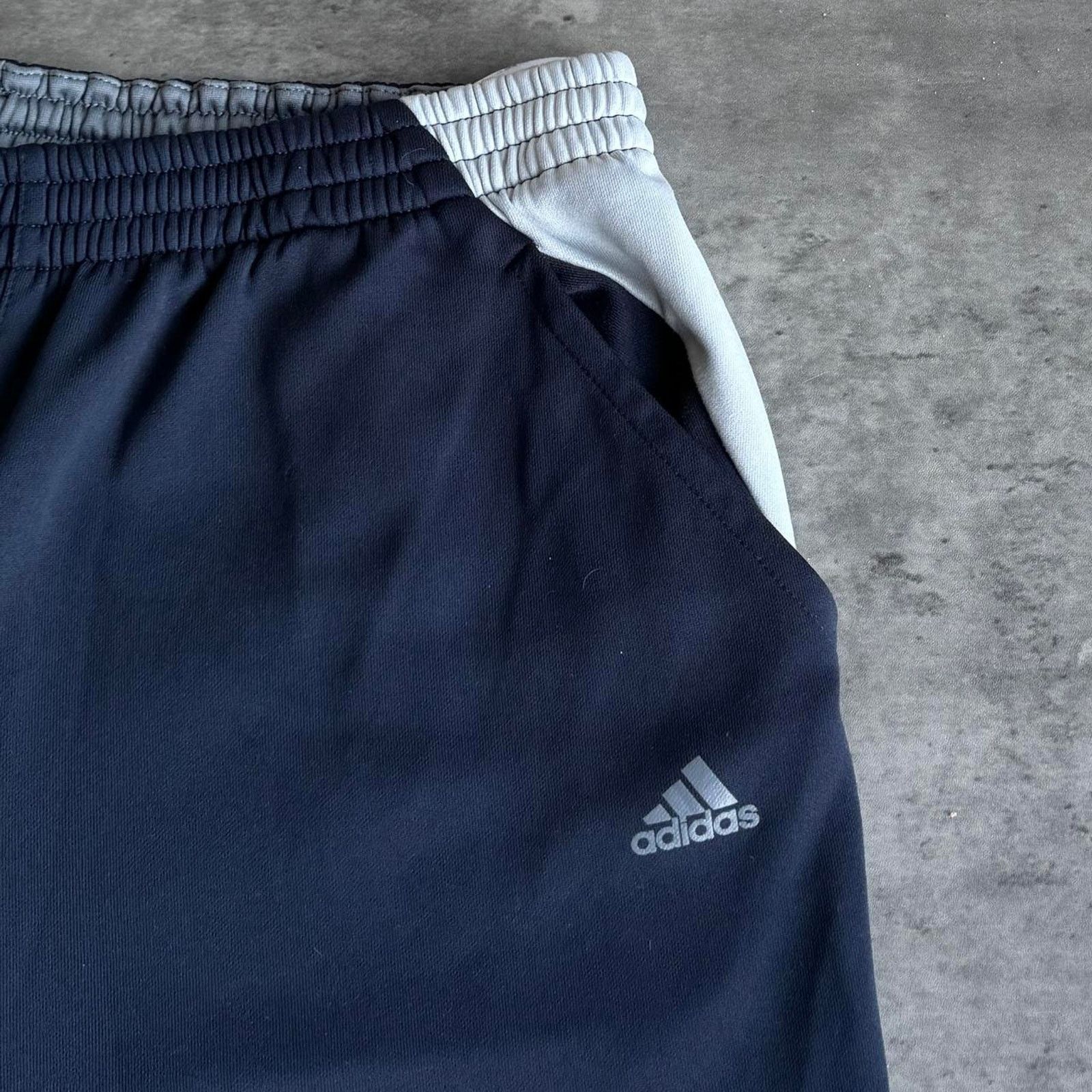 Adidas × Vintage Adidas Navy Blue Baggy Essential Sweatpants Size US 34 / EU 50 - 3 Thumbnail
