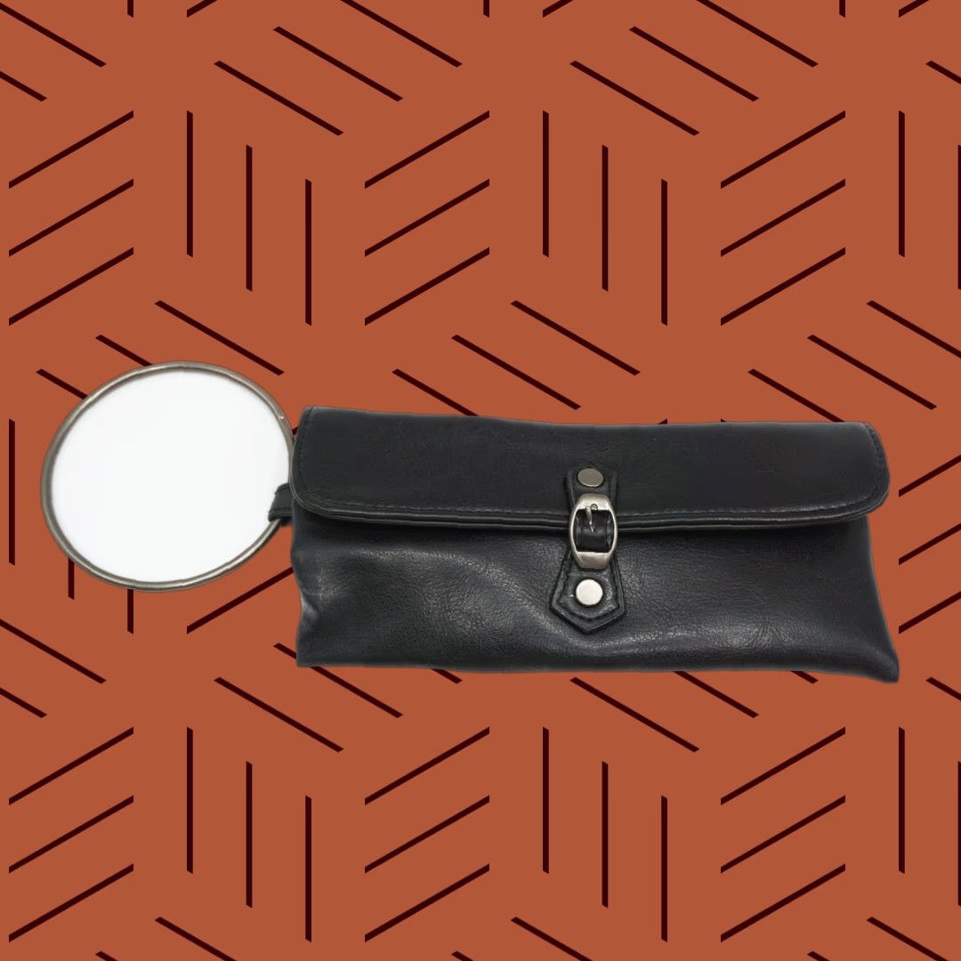 Victoria's Secret VINTAGE Victoria’s Secret Black Leather Wallet Wristlet Clutch Moto Y2K Pink Liner Wallet Wristlet in good condition Mens Women Girls Boys Size ONE SIZE - 1 Thumbnail