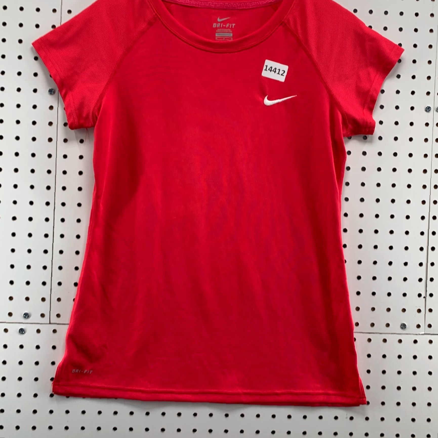 Nike Nike Dri-Fit Active Shirt Short Sleeve Womens M 16x27 Coral Red Nike Dri-Fit Athletic Tee 90s Event? Womens Fitness Shirt Size M / US 6-8 / IT 42-44 - 6 Thumbnail