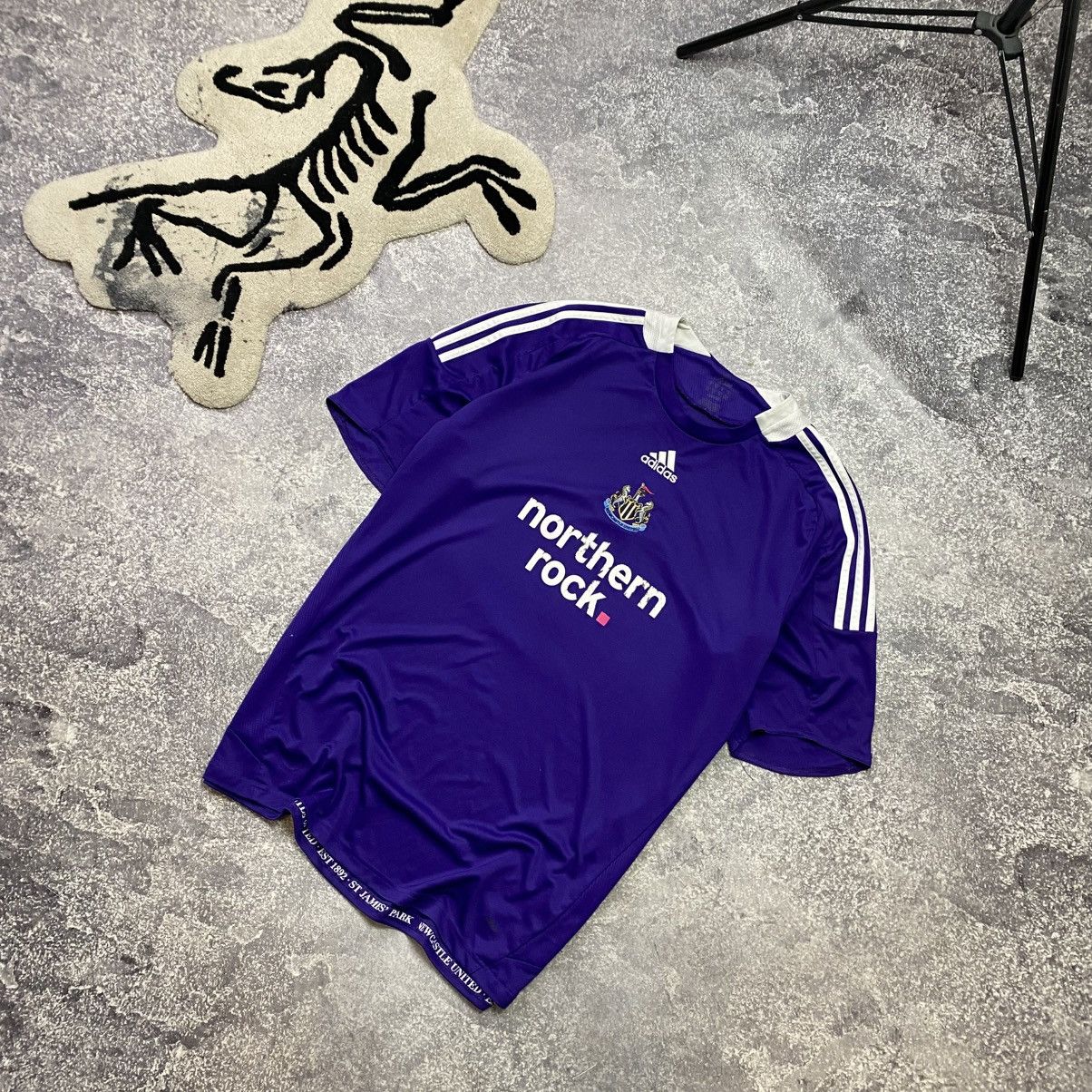 Vintage Vintage Adidas Newcastle Big logo 2008 soccer jersey Size US XL / EU 56 / 4 - 1 Thumbnail