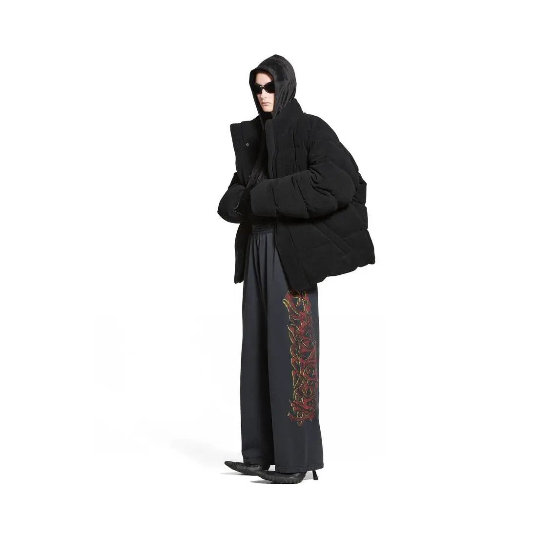 Balenciaga o1la1rc1a0725 Offshore Baggy Sweatpants & Joggers in Black Size US 34 / EU 50 - 2 Thumbnail