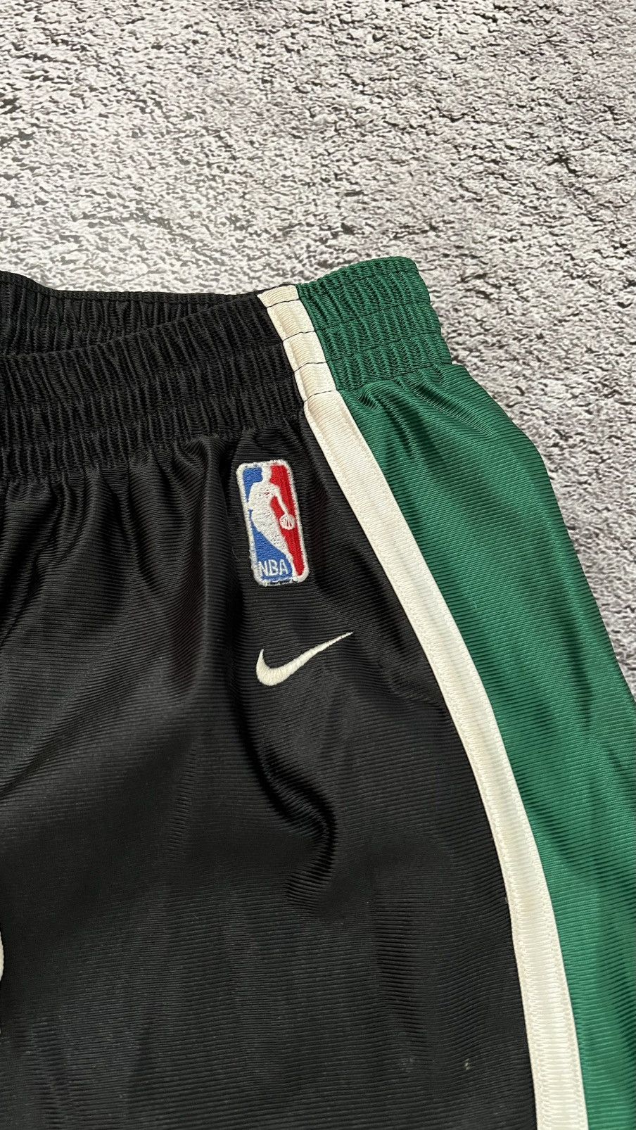 NBA × Nike × Vintage VTG 90’s Boston Celtics rare basketball nike shorts Size US 38 / EU 54 - 3 Thumbnail