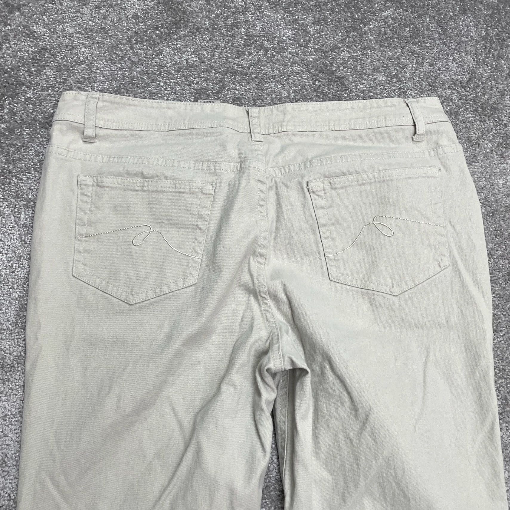 Faded Glory Faded Glory Jeans Womens Bootcut Denim 18 Petite Beige Mid Rise 38x27.5 City USA 5-Pocket Stretch Body Fit Womens Size 24" / US 00 / IT 34 - 4 Thumbnail
