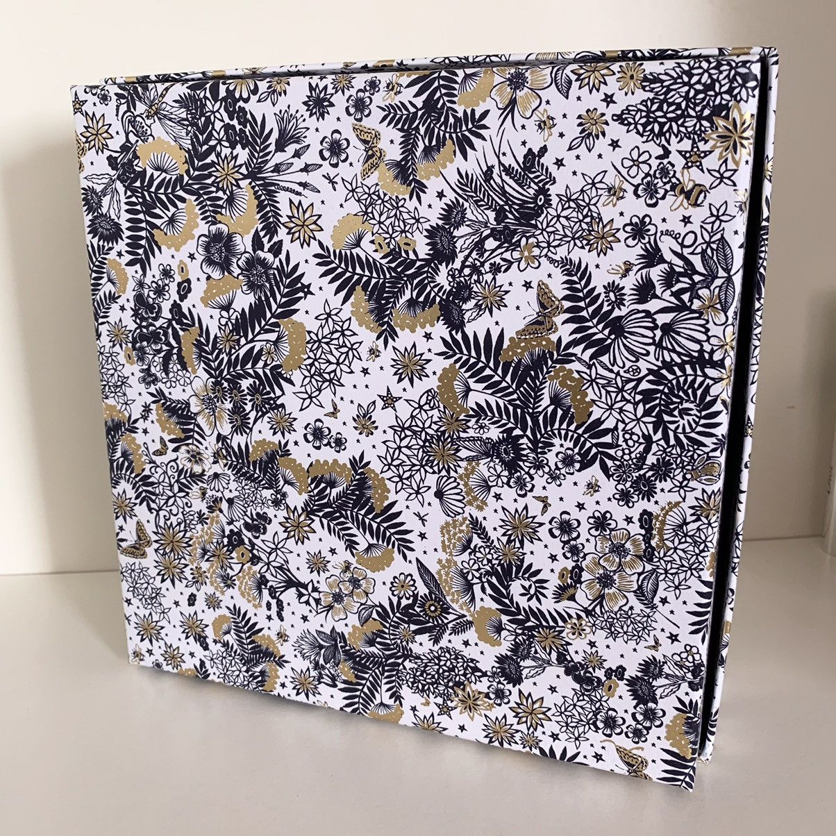Dior Dior special gold foil gift box storage box Size ONE SIZE - 15 Thumbnail