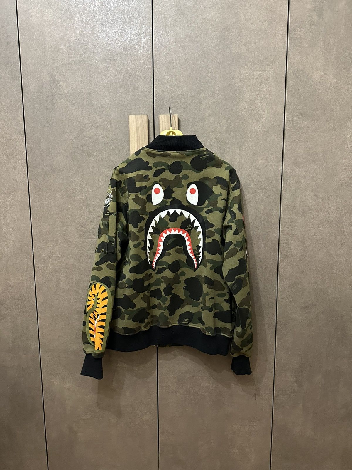 Bape BAPE A Bathing Ape Men's 1st Camo Jacket Windstopper Shark Size US XL / EU 56 / 4 - 1 Thumbnail