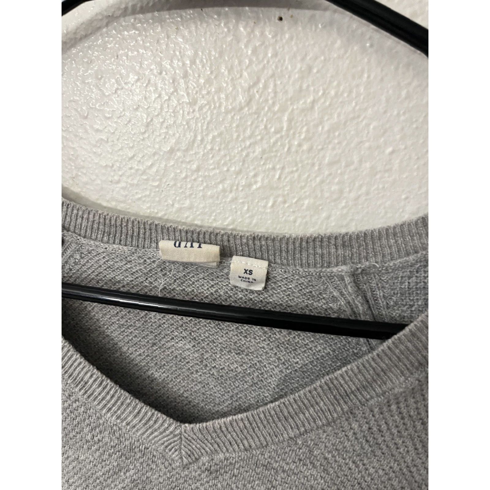 Gap GAP Women’s Lightweight Cable-Knit Sweater Gray V-Neck XS Size XS / US 0-2 / IT 36-38 - 3 Thumbnail