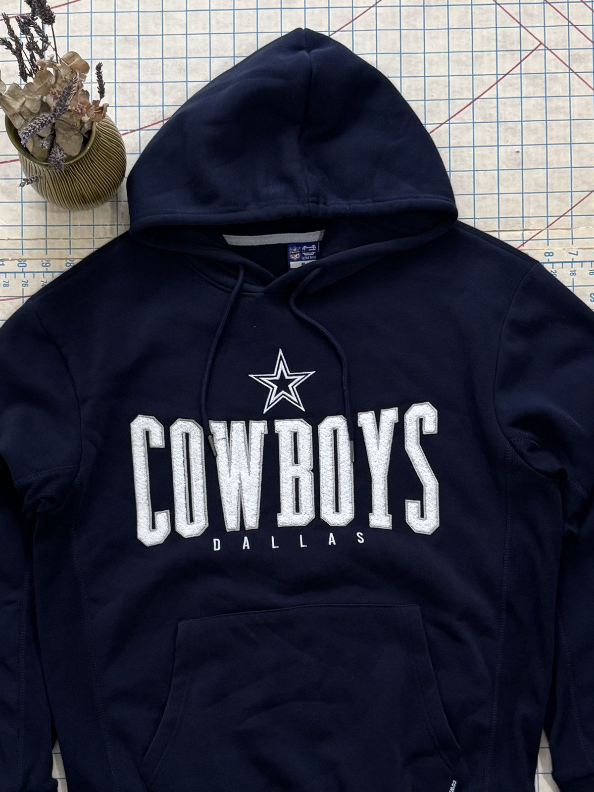 NFL NWOT NFL Team Apparel Dallas Cowboys Hoodie Size Medium Flaw Size US M / EU 48-50 / 2 - 3 Thumbnail