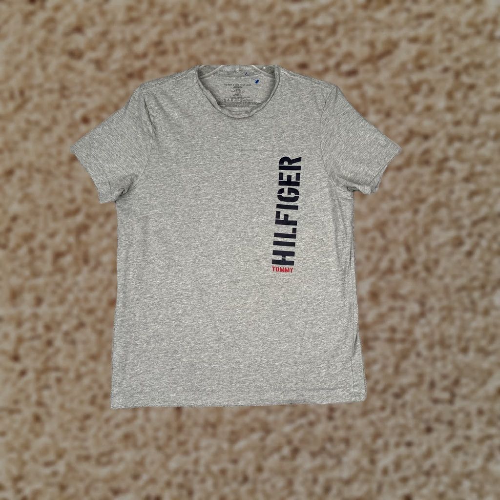 Tommy Hilfiger Tommy Hilfiger Shirt Mens Small Gray Crew Neck Short Sleeve Logo Tagless Jersey Size US S / EU 44-46 / 1 - 1 Thumbnail
