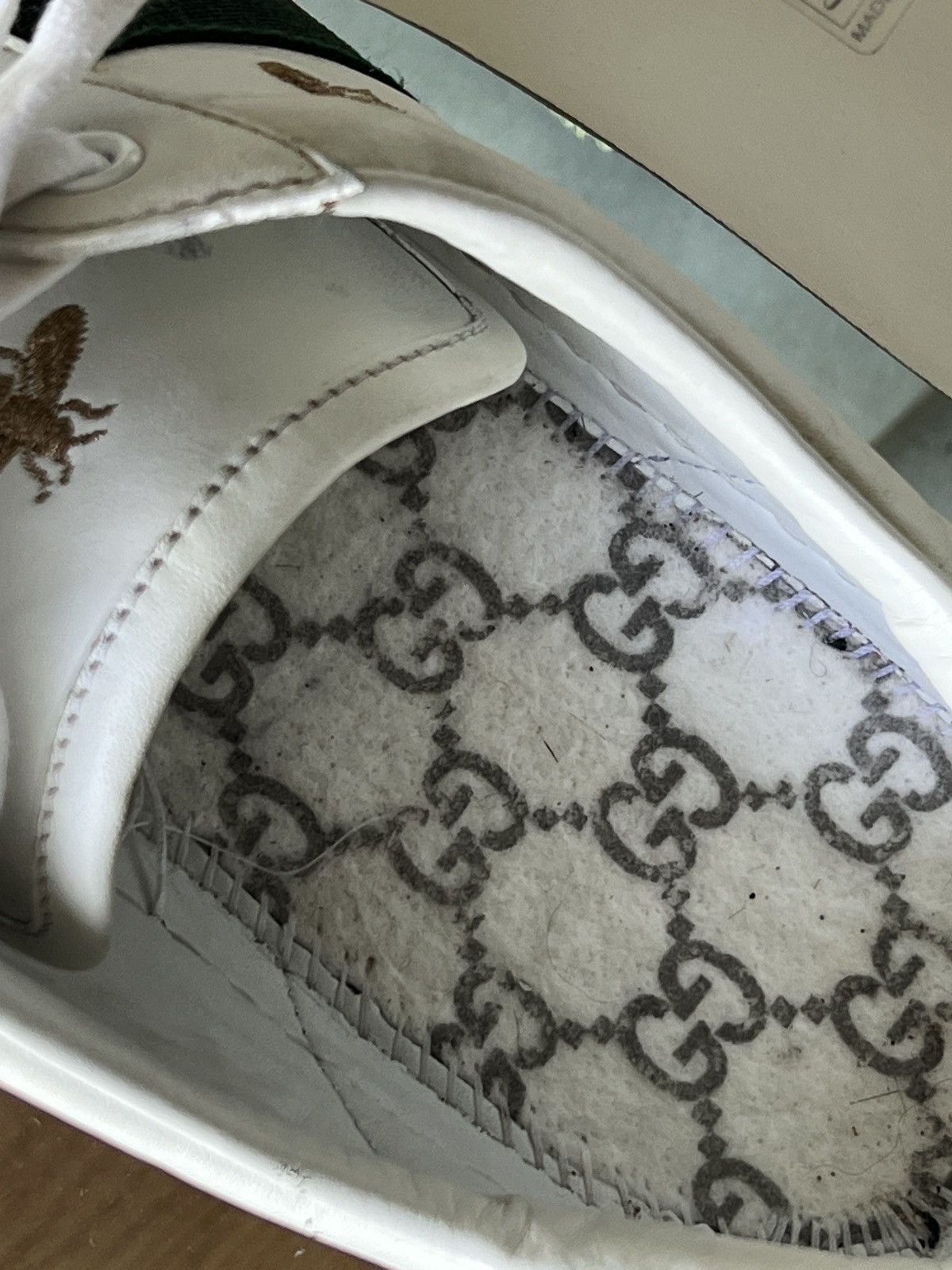 Gucci Gucci - Ace Low Top Sneaker (Embroidered Bee) Size US 8 / EU 41 - 13 Thumbnail