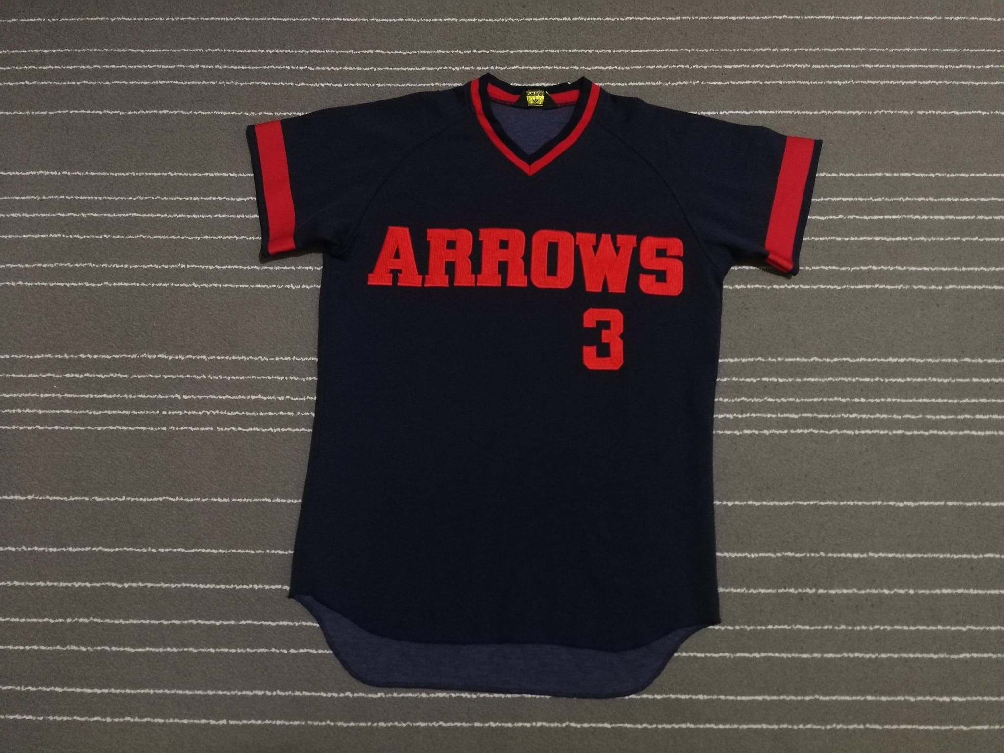 image of Mlb x Vintage V Neck Arrows 3 X Reward S in Blue, Men's (Size Small)