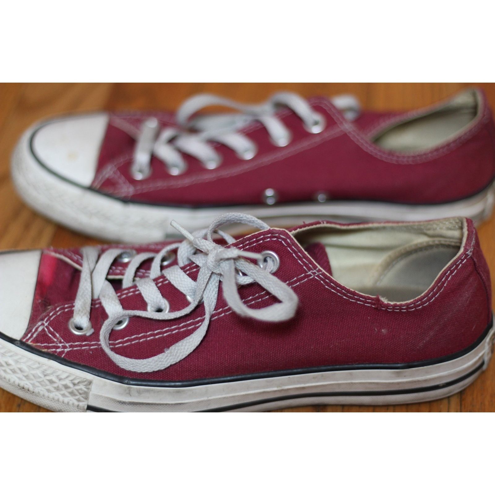 Converse Woman's 9/Men 7 - Burgundy Converse Chuck Taylor Used Size US 7 / EU 40 - 2 Thumbnail
