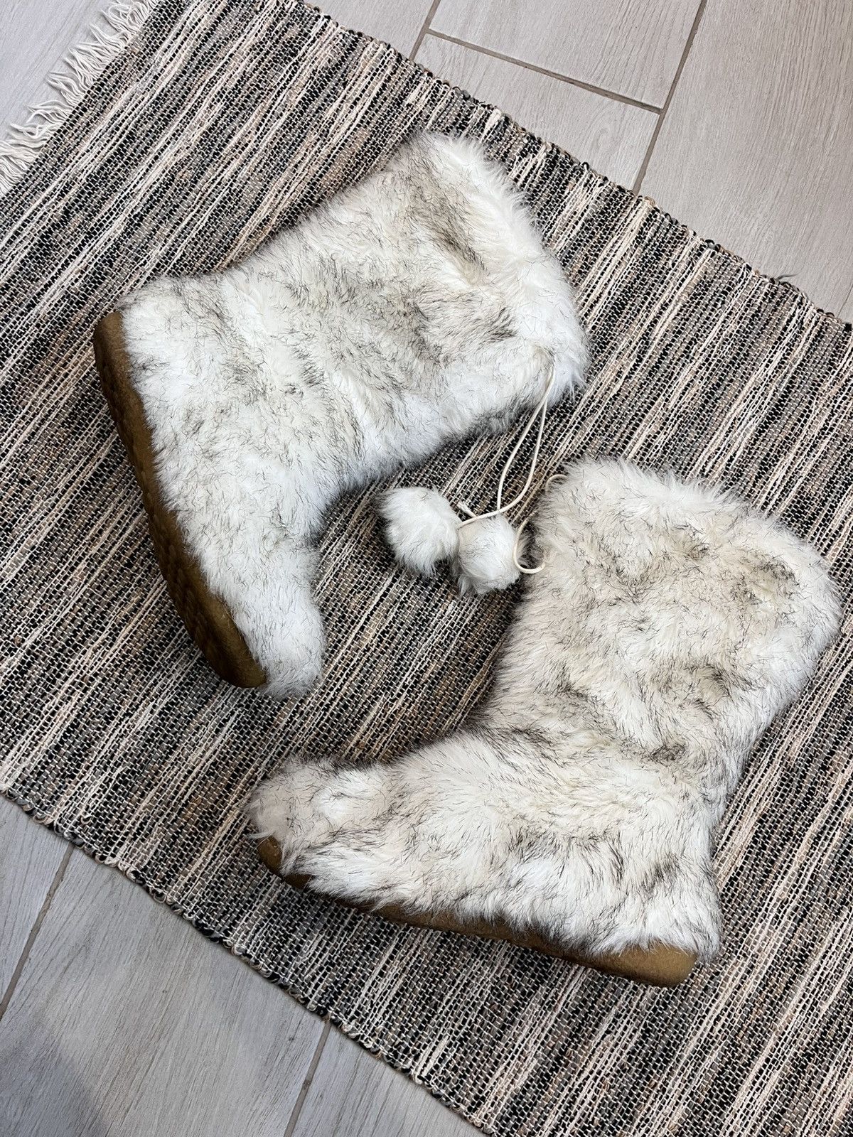 Other Vintage faux fur boots yeti shoes rare y2k ankle boots Size US 7 / IT 37 - 8 Thumbnail