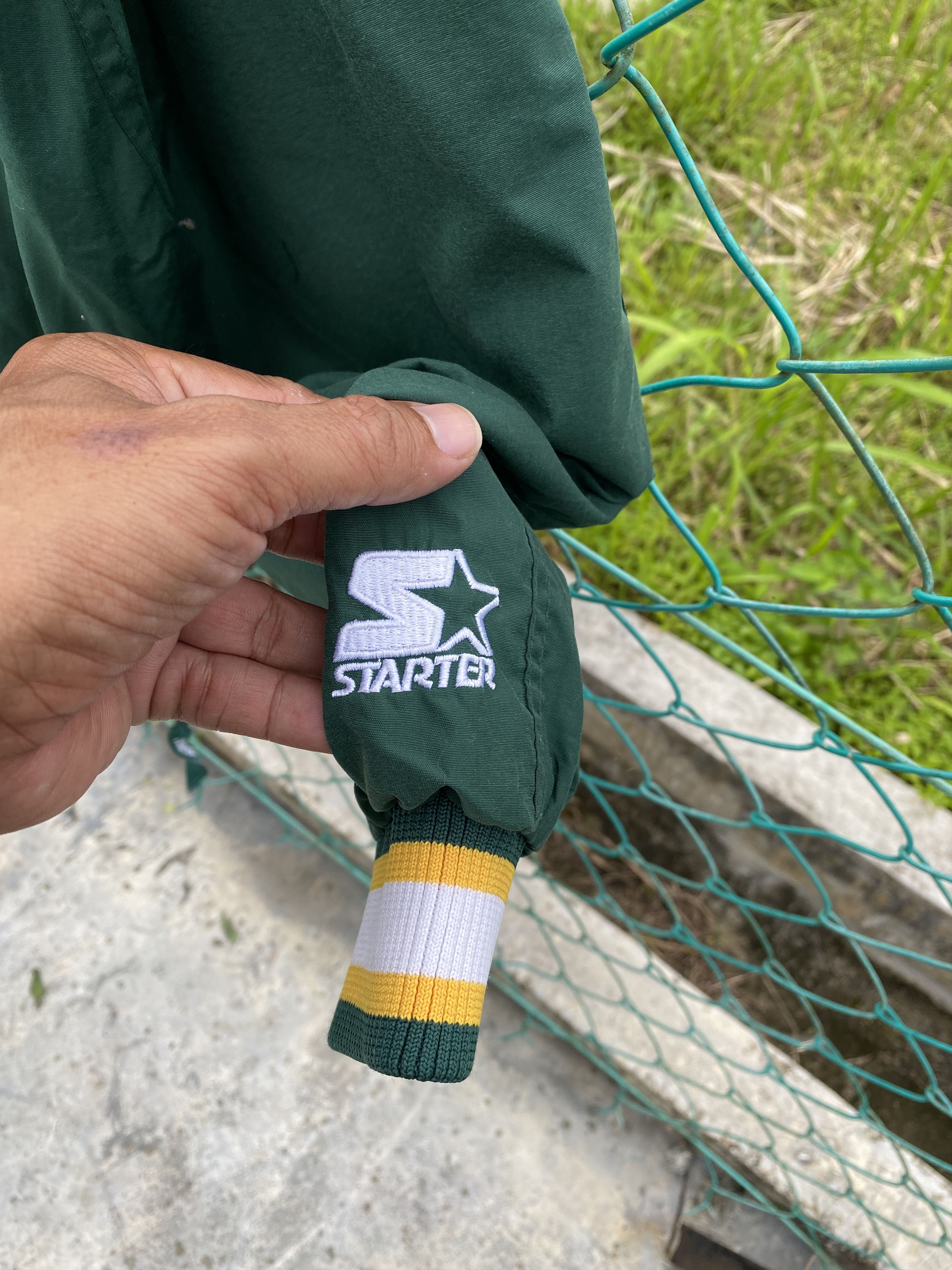 Starter Vintage NFL Packers woven spellout nylon sweater Size US L / EU 52-54 / 3 - 7 Thumbnail