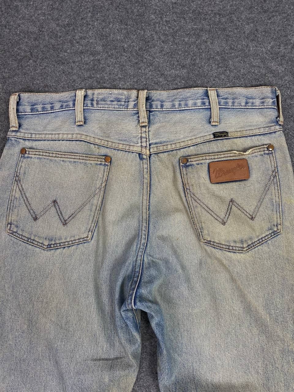 Wrangler vintage wrangler lightwash distressed denim Size US 34 / EU 50 - 3 Thumbnail