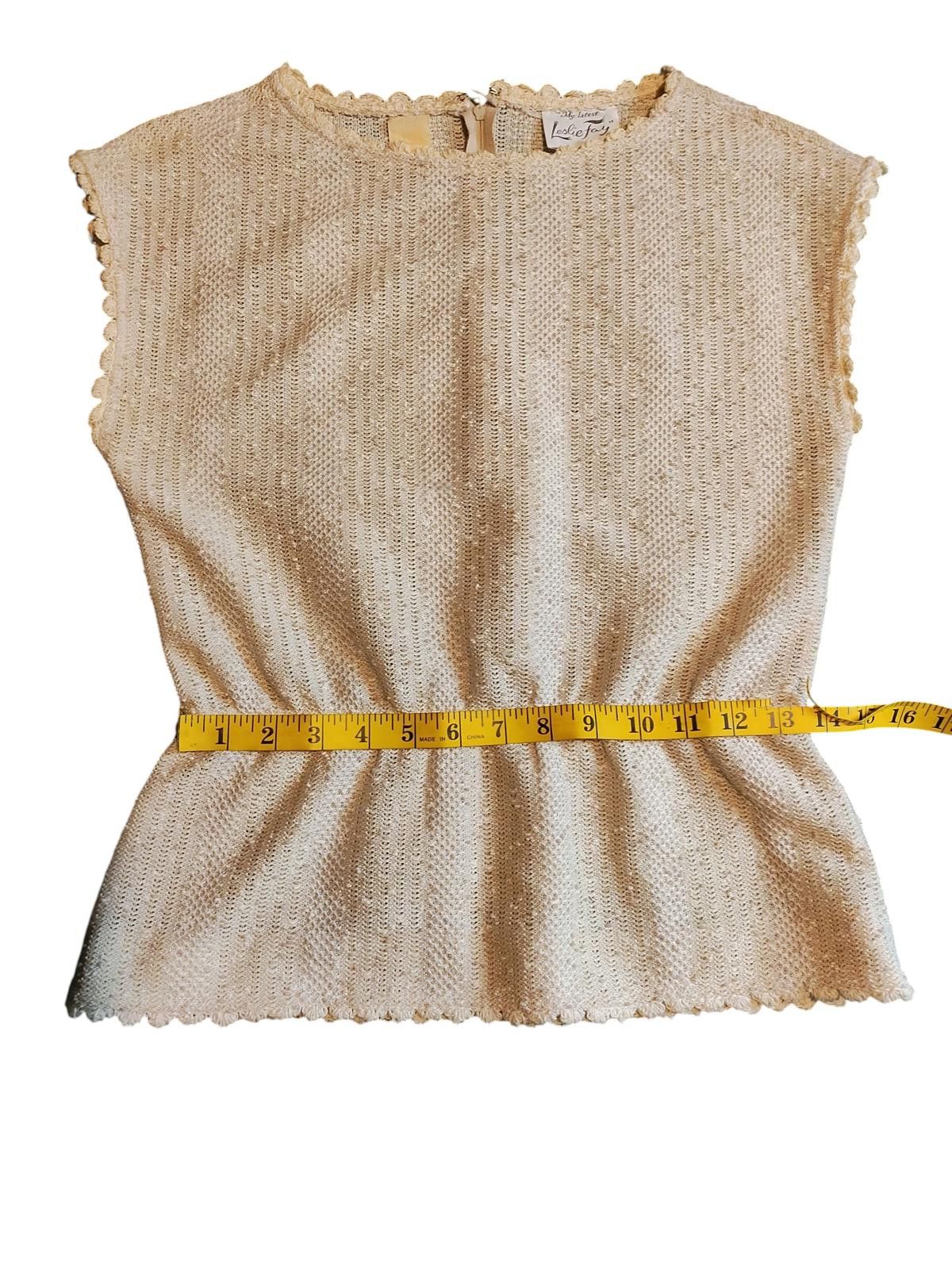 Designer Cream Textured Sleeveless Knit Top with Waist Detail Size M / US 6-8 / IT 42-44 - 8 Thumbnail