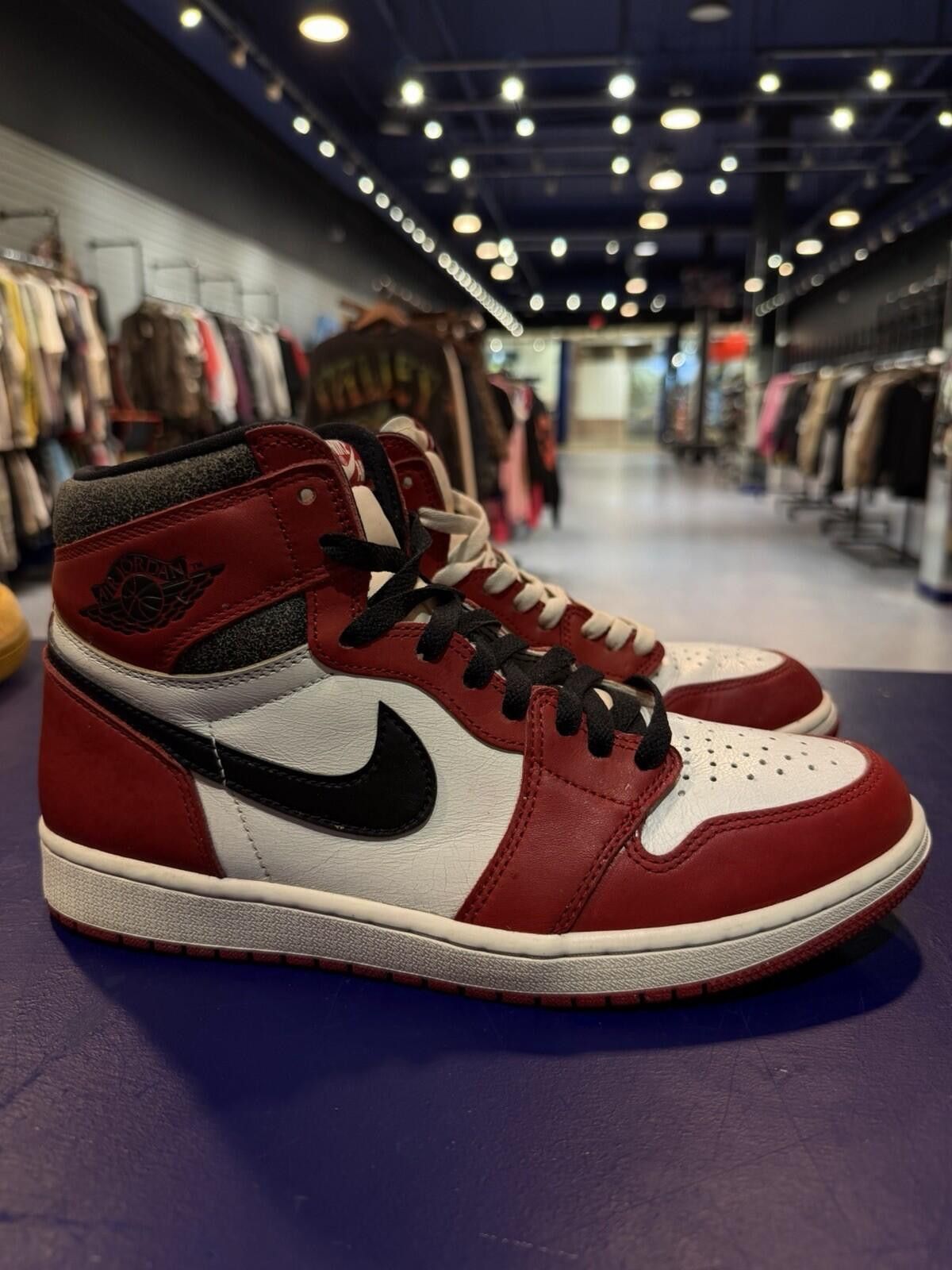 Jordan Brand Size 10 - Jordan 1 Retro High OG Chicago Lost and Found Size US 10 / EU 43 - 10 Thumbnail