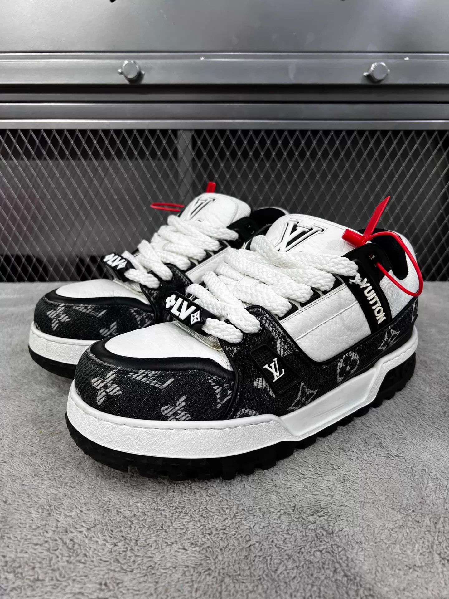 Louis Vuitton LOUIS VUITTON Trainer Maxi black white denim 41.5 Size US 8.5 / EU 41-42 - 1 Thumbnail
