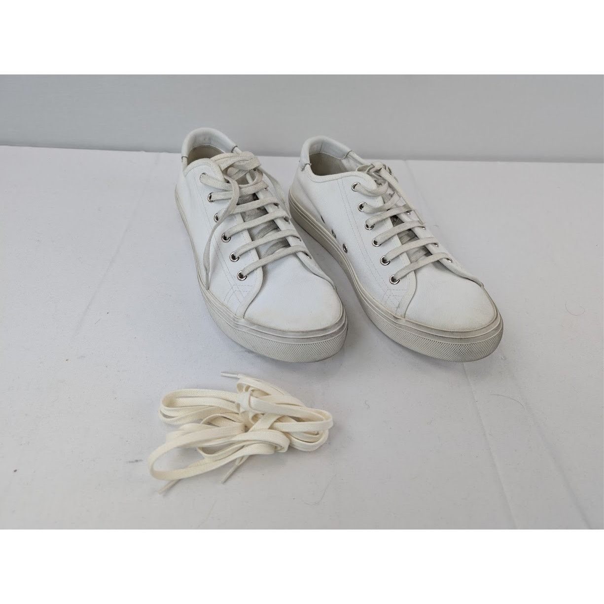 o1rshd1 Malibu Low-Top Sneakers in Blanc Optic