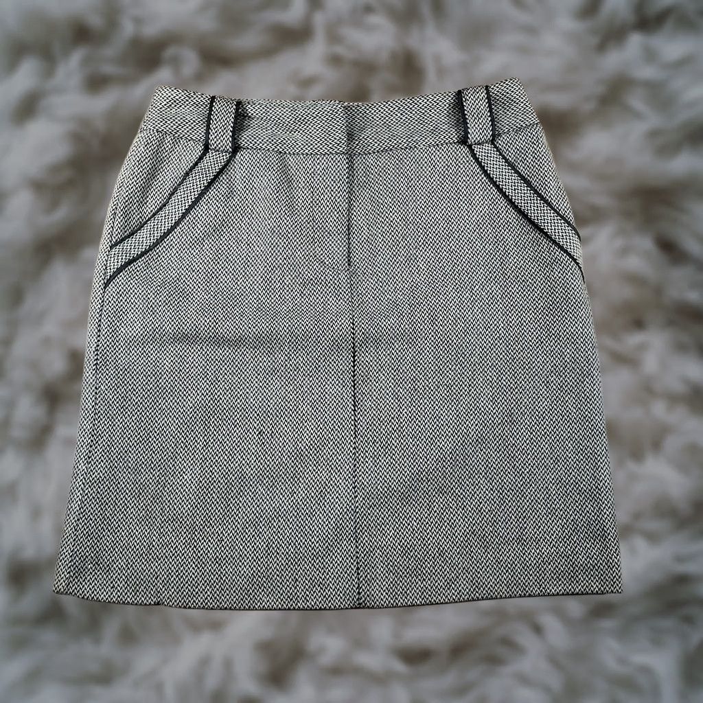 Vintage British Khaki Skirt Women's 8 Wool Blend Straight Pencil Lined Above Knee 58532 Size 30" / US 8 / IT 44 - 1 Thumbnail