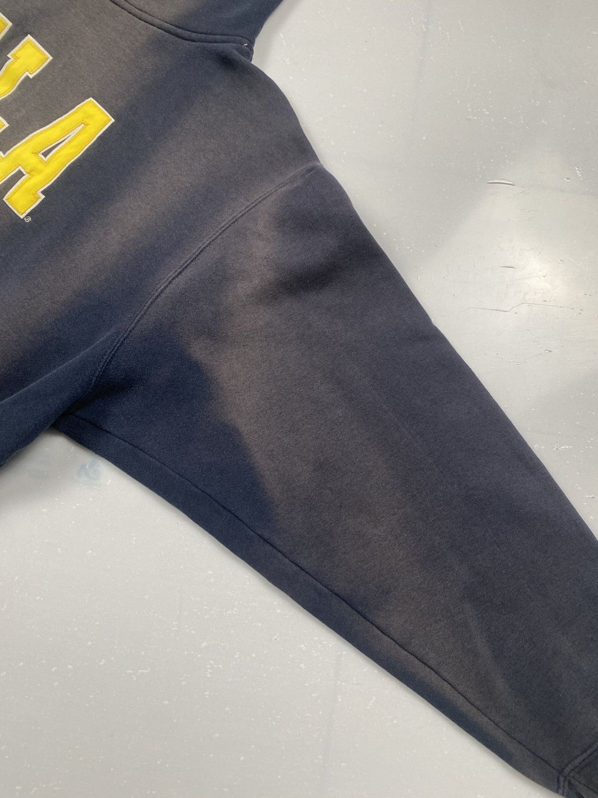 Other Vintage y2k UCLA Sunfaded Pullover Size US XXL / EU 58 / 5 - 4 Thumbnail