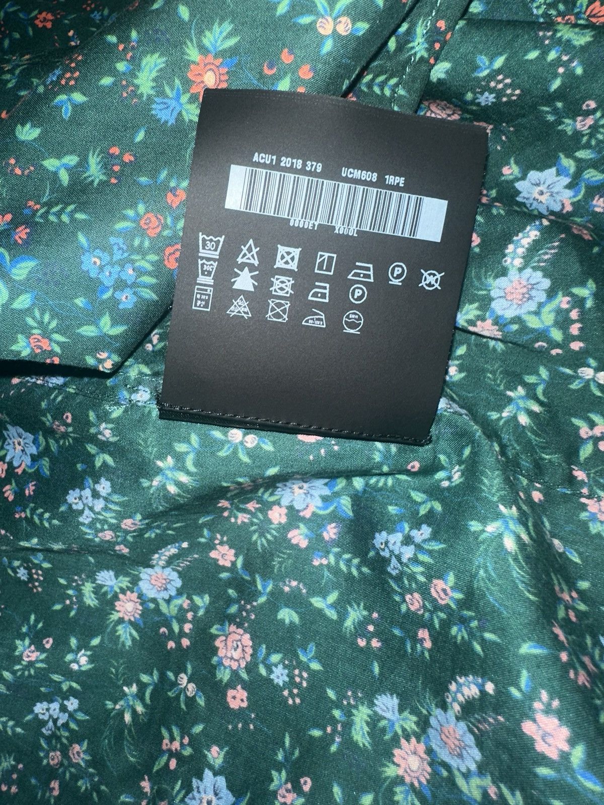 Prada PRADA BUTTON DOWN SHIRT - size 42/16.5 Size US L / EU 52-54 / 3 - 11 Thumbnail