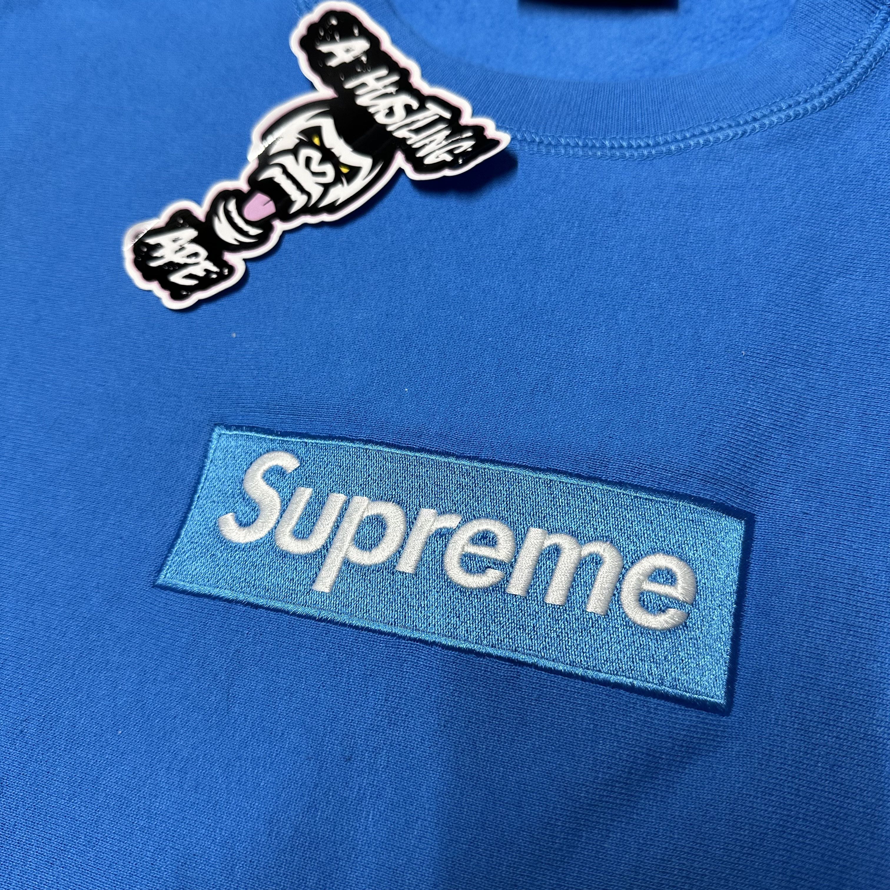 SUPREME BOX LOGO CREWNECK BRIGHT ROYAL FW18 HOODIE SWEAT - Main Image