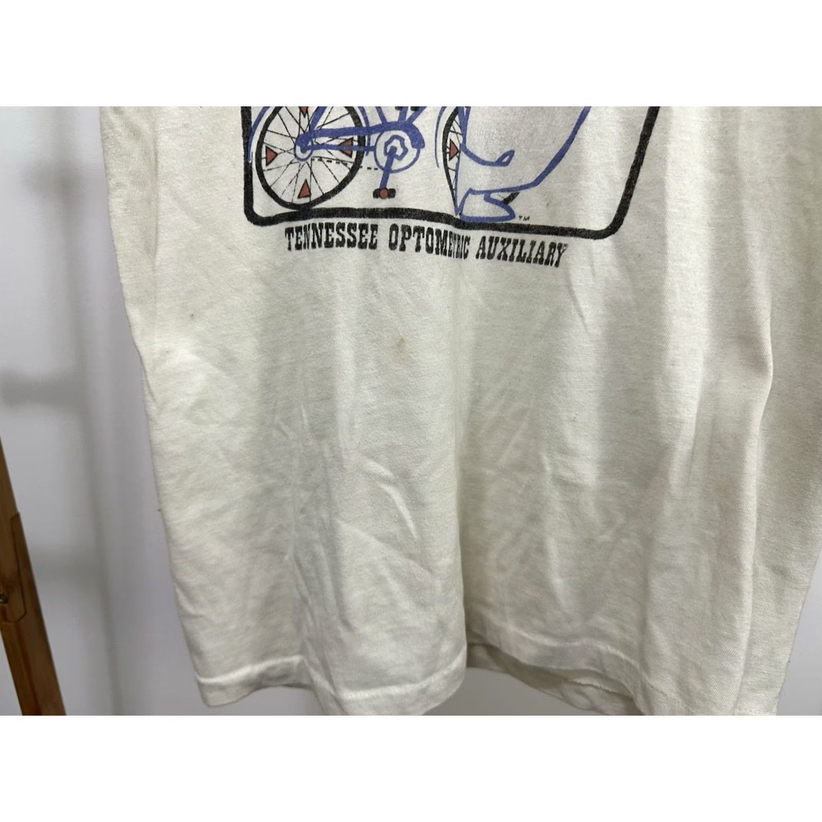 Vintage VINTAGE 80s Be Safer Be Seen Optometric Auxiliary Eye Paper Thin Worn T-Shirt M Adult Mens White Size US M / EU 48-50 / 2 - 6 Thumbnail