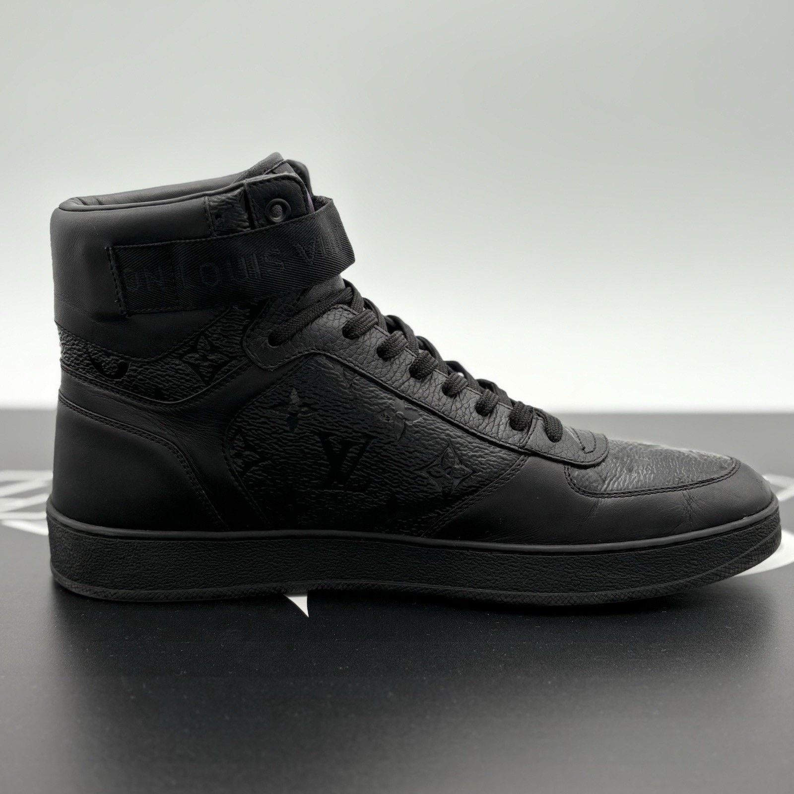 Louis Vuitton Louis Vuitton Rivoli High Top ' Black ' | SUPER CLEAN! Size US 9 / EU 42 - 10 Thumbnail