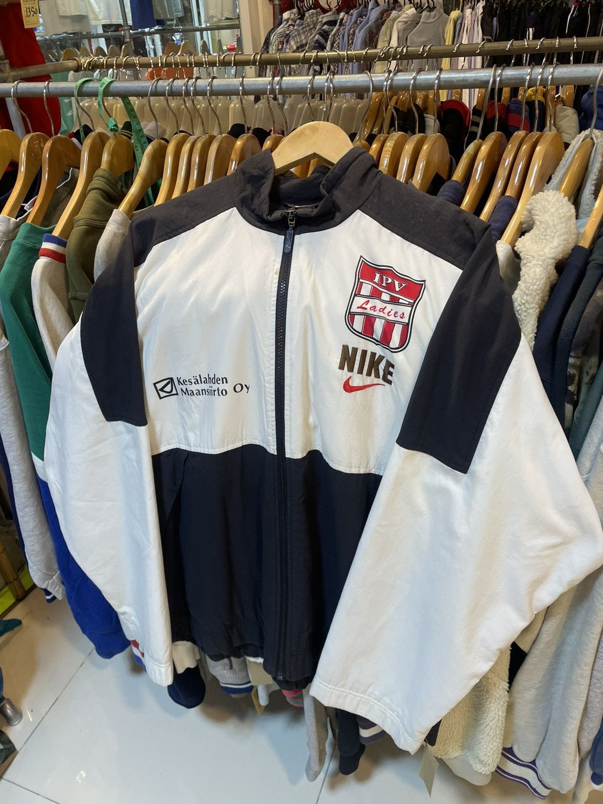 Nike Rare Vintage Nike Spell Out Jacket Size US L / EU 52-54 / 3 - 2 Thumbnail