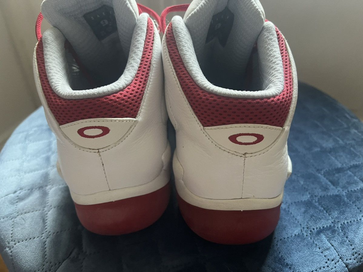 Oakley Oakley Domestic White Red Vintage sneaker Size US 9.5 / EU 42-43 - 5 Thumbnail