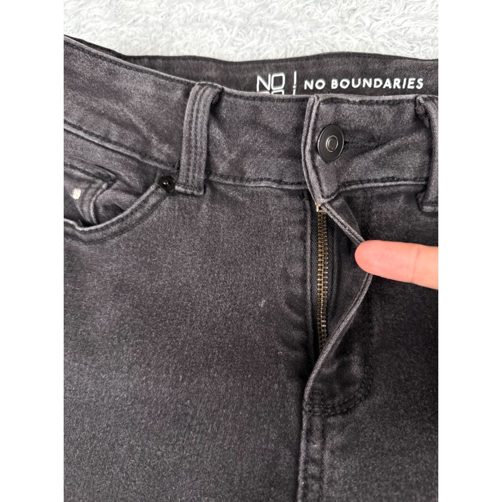 Vintage VINTAGE No Boundaries Women's Jeans Bootcut 5 Regular Size 24 Waist Black Cotton Blend Denim Early 2000s Size 27" / US 4 / IT 40 - 5 Thumbnail