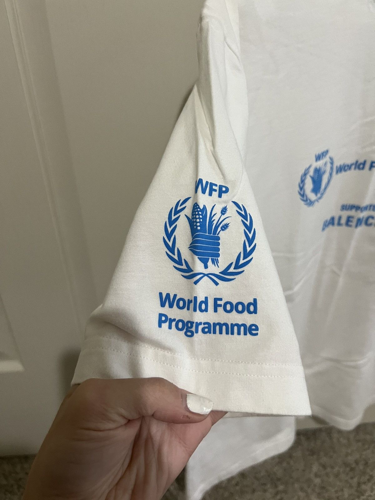 Balenciaga Balenciaga World Food Programme Tshirt Size US S / EU 44-46 / 1 - 4 Thumbnail