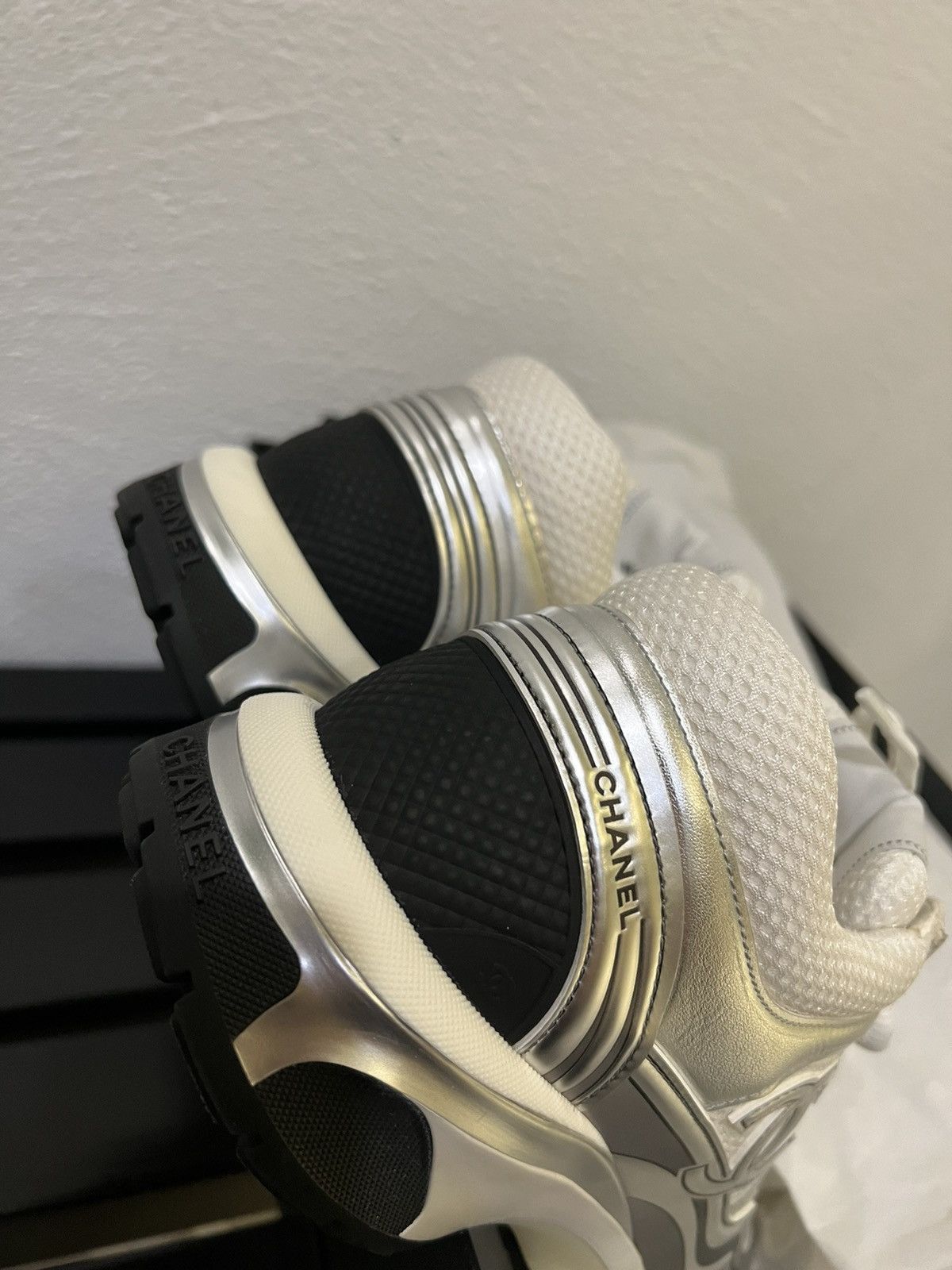 Chanel Chanel laminated 23ss cc sneakers Size US 9 / EU 42 - 7 Thumbnail