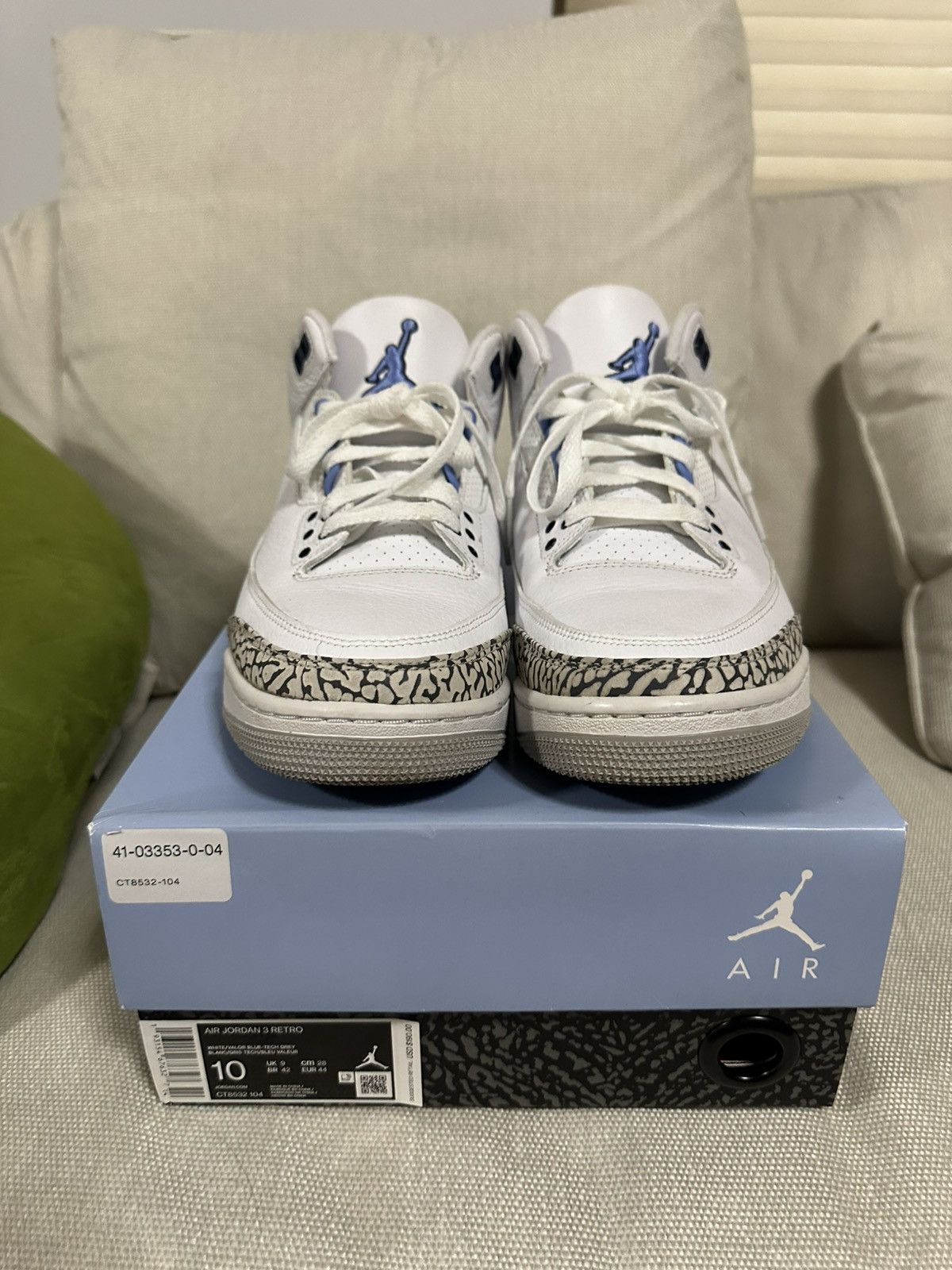 Nike Jordan 3 retro unc (2020) Size US 10 / EU 43 - 6 Thumbnail