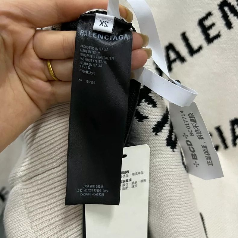Balenciaga Balenciaga Logo Full Print Knit Sweater Size US XS / EU 42 / 0 - 4 Thumbnail