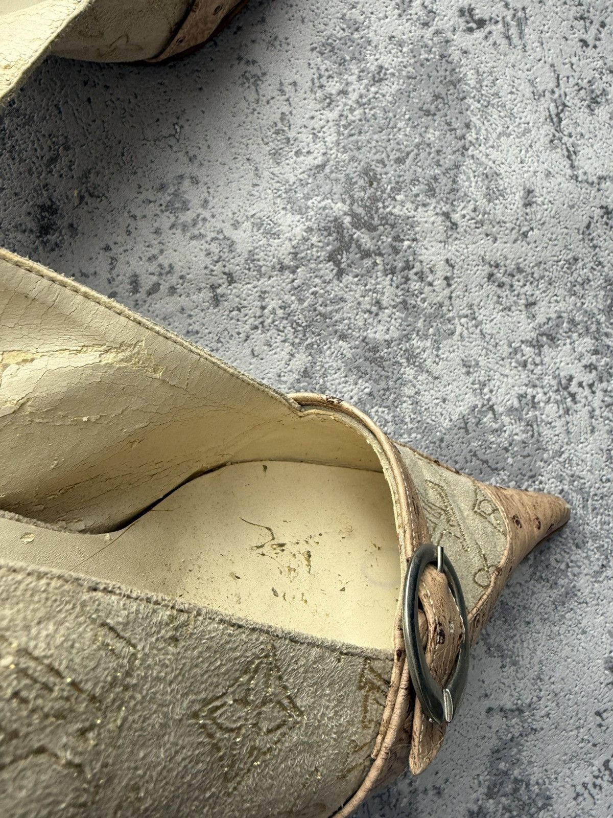 Louis Vuitton Archive Louis Vuitton Ostrich Vintage Mule Size in Fact 38 Size US 8 / IT 38 - 14 Thumbnail