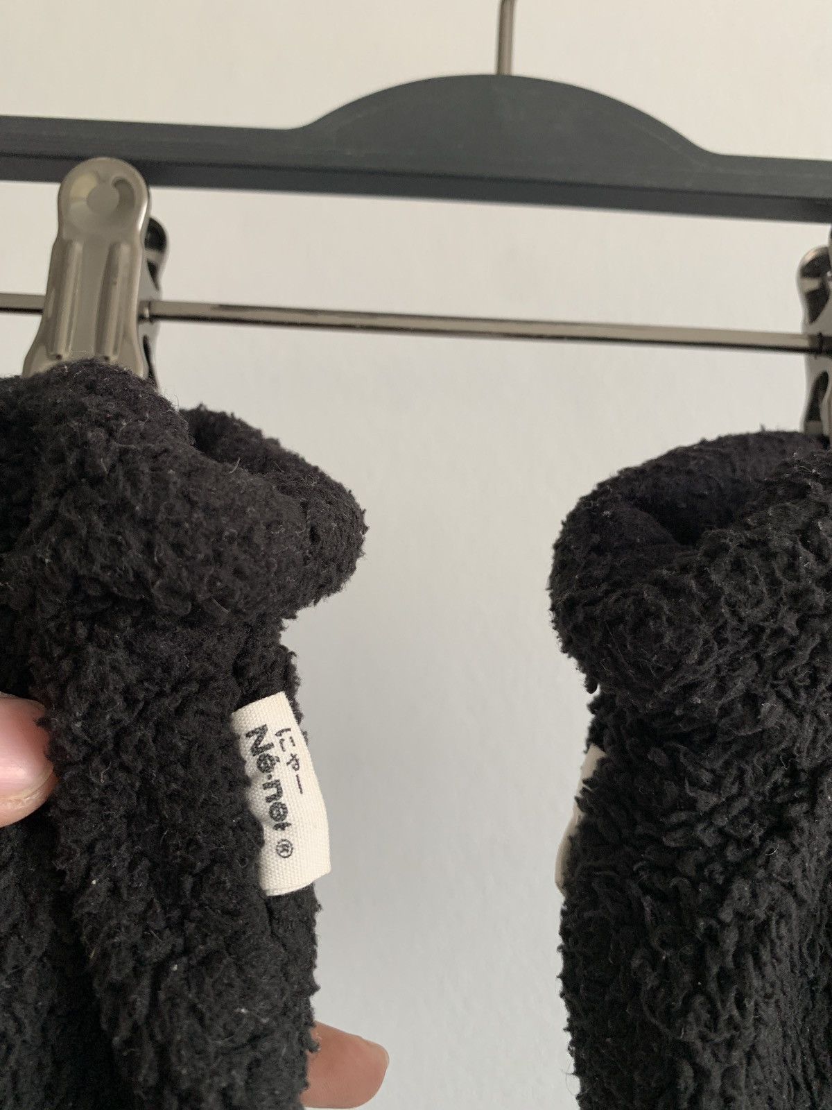 Ne-Net Ne-net Fuzzy Cat Gloves by Issey Miyake Size ONE SIZE - 6 Thumbnail