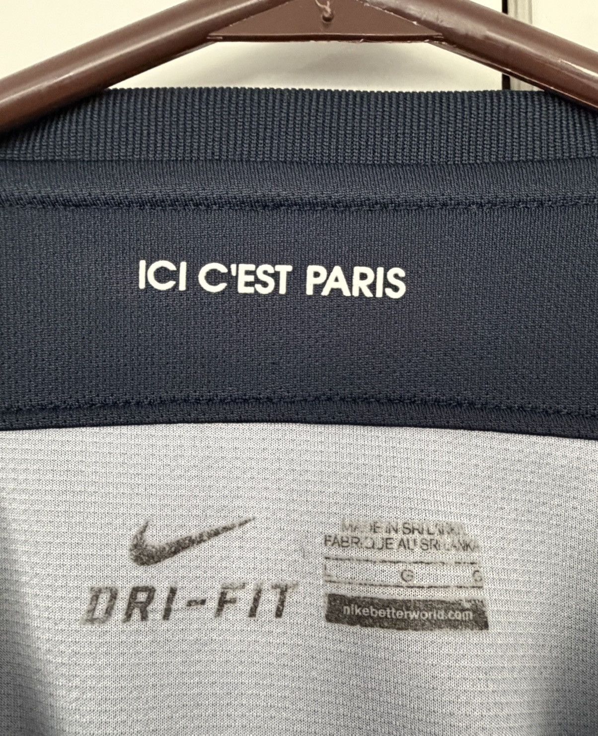 Nike NIKE PSG PARIS SAINTGERMAIN 2015 2016 JERSEY FOOTBALL SOCCER Size US L / EU 52-54 / 3 - 5 Thumbnail